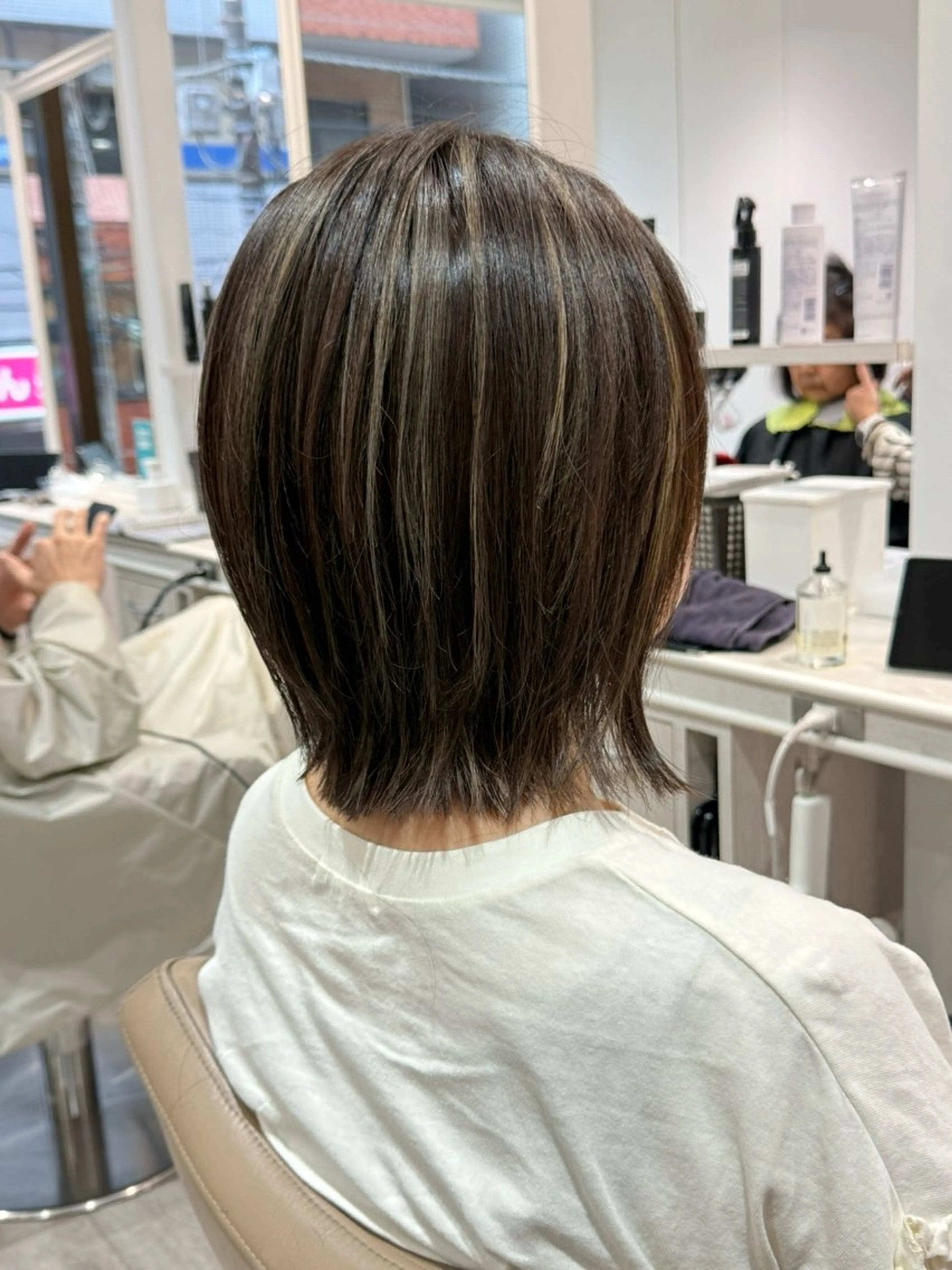 ミディアム カラー ハイライトカラー ハイライト カット ヘアカラー 白髪ぼかしデザイン ハイライト/宮本純登のヘアスタイル