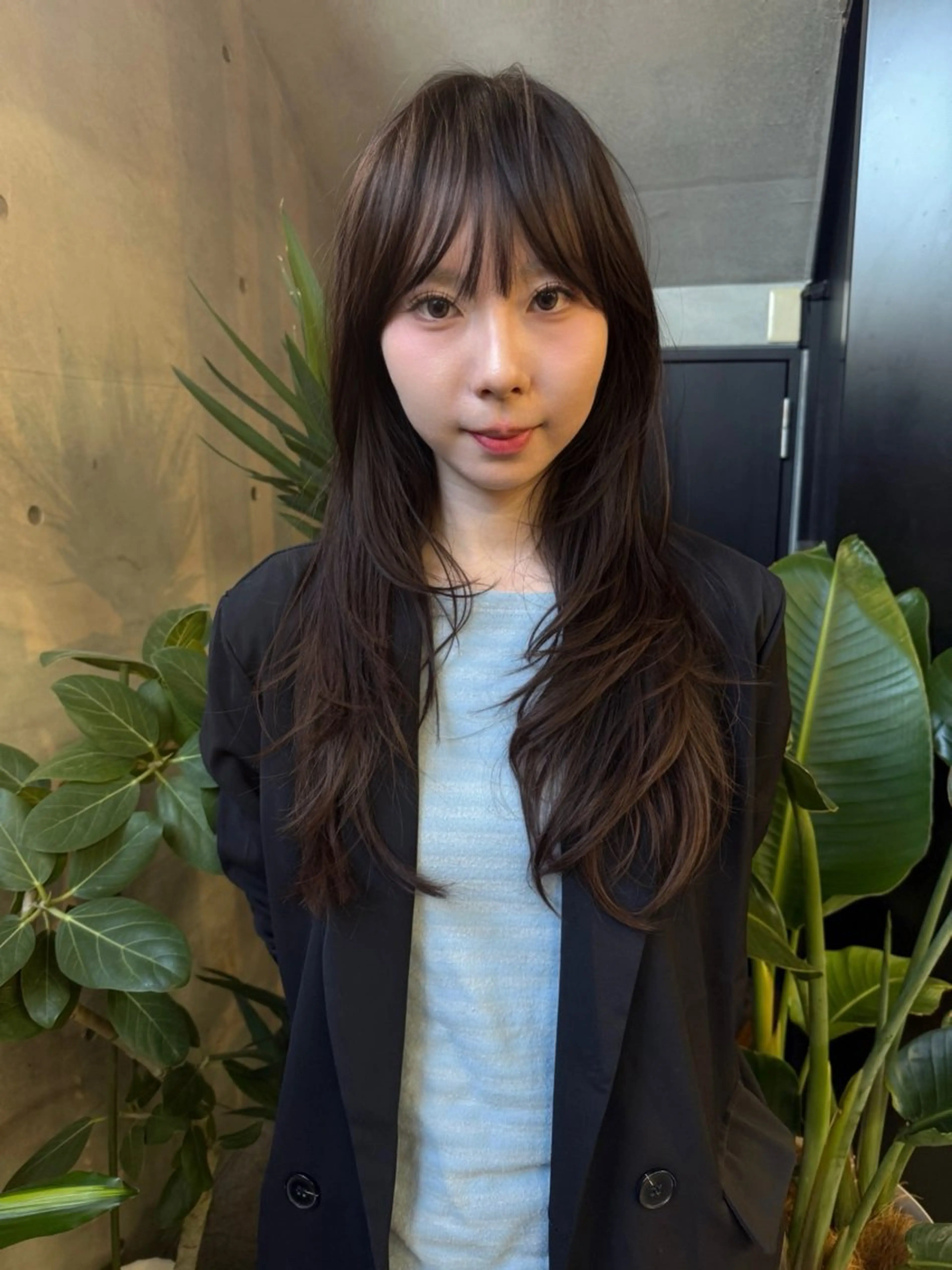 ロング ハッシュカット かきあげバング レイヤーカット シャギー サイドバング カット ヘアカラー レイヤーカット\ウル フ　chinatsuのヘアスタイル