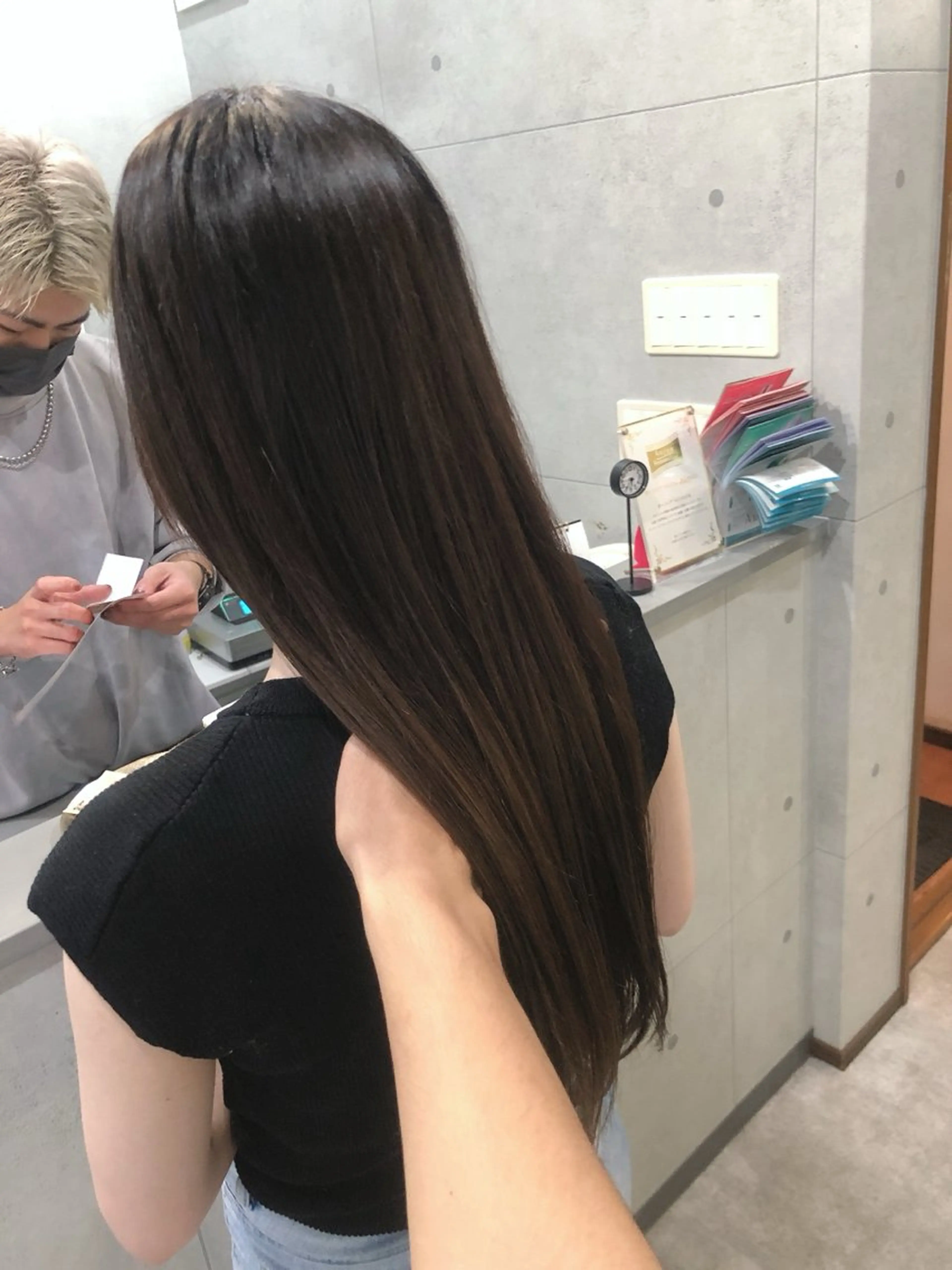 ロング ボブ くびれヘア くせ毛 髪質改善 切りっぱなしロブ トリートメント REVE所属・REVE美容室 REVEマツエクのヘアスタイル