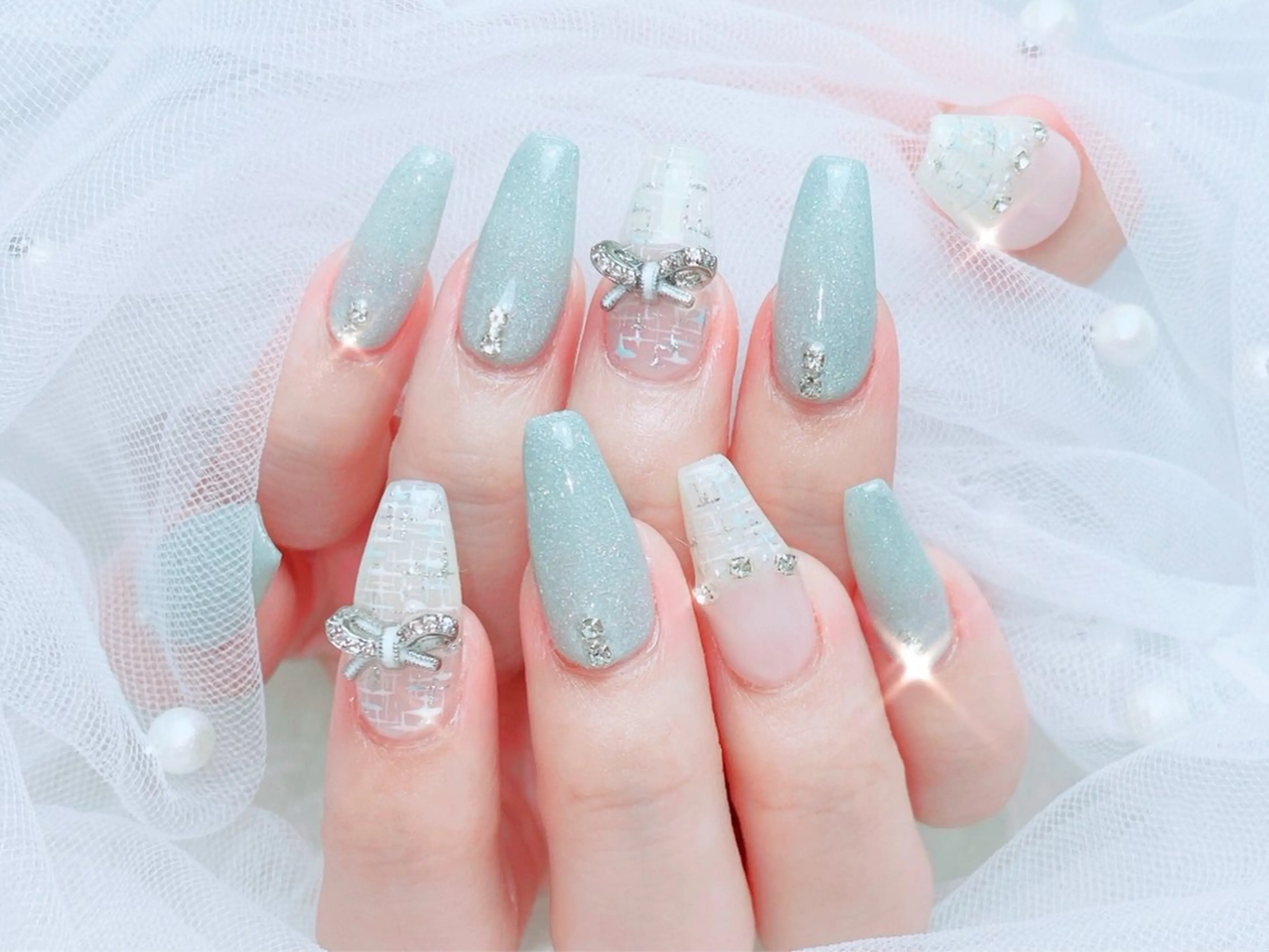 ネイル オーロラネイル チークネイル 長さ出し フットネイル フレンチネイル ハンドネイル ハンドケア lily nailのネイルデザイン