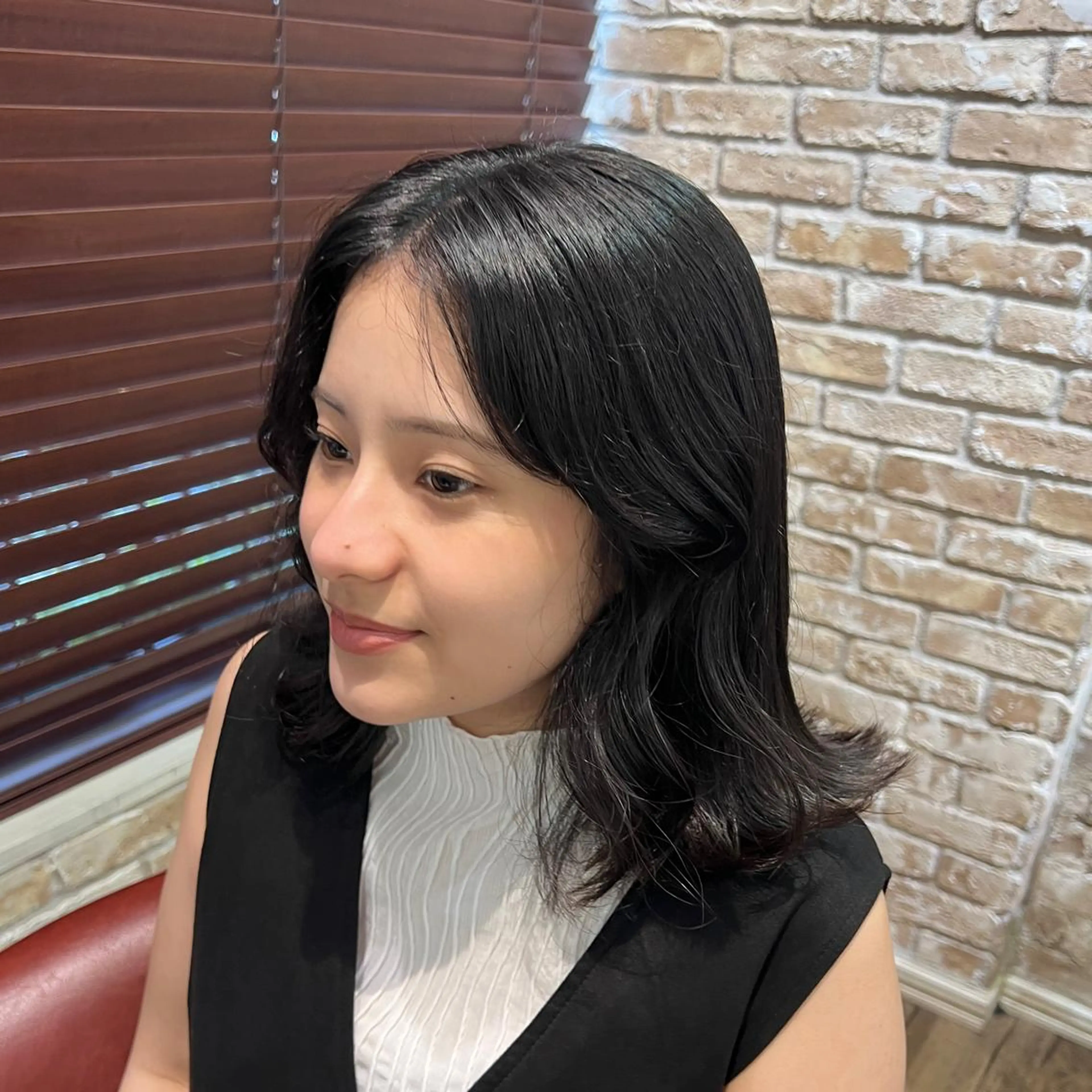 ミディアム 💜にしむら みく💜のヘアスタイル