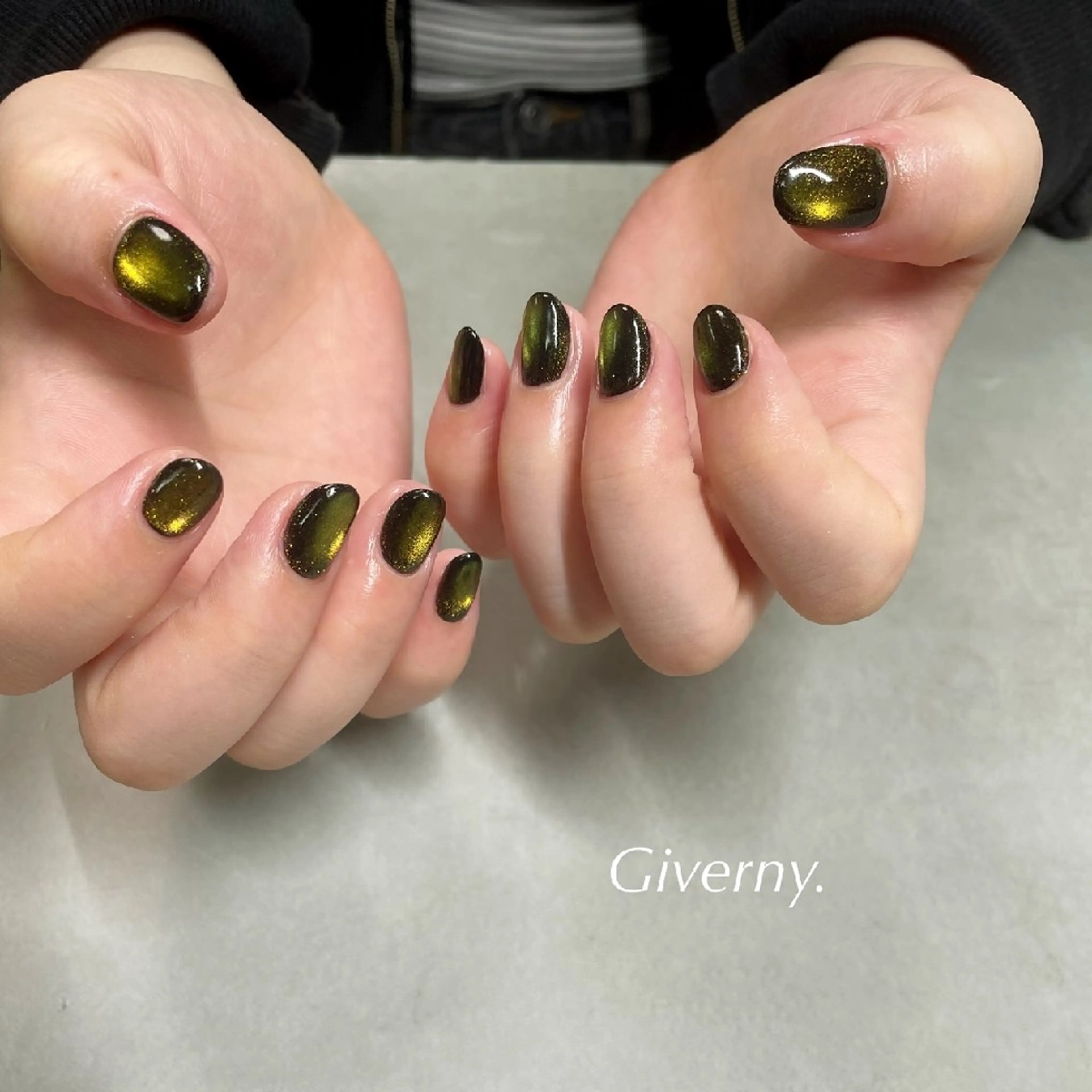 ネイル マグネットネイル Giverny .のネイルデザイン