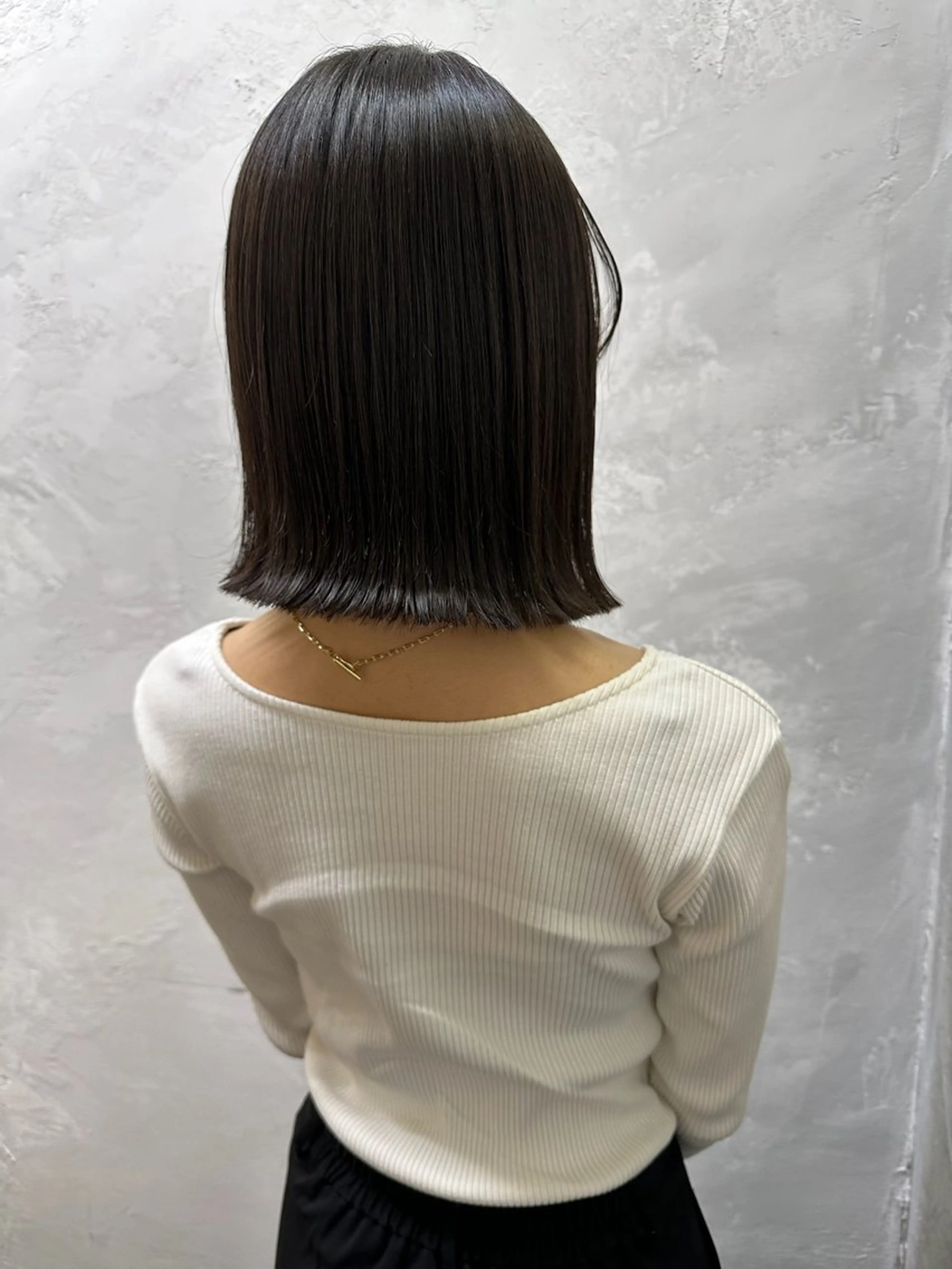 ミディアム カラー アッシュ グレージュ オリーブアッシュ オリーブグレージュ オリーブグレー カット ヘアカラー トリートメント kei_____ SALOWINのヘアスタイル