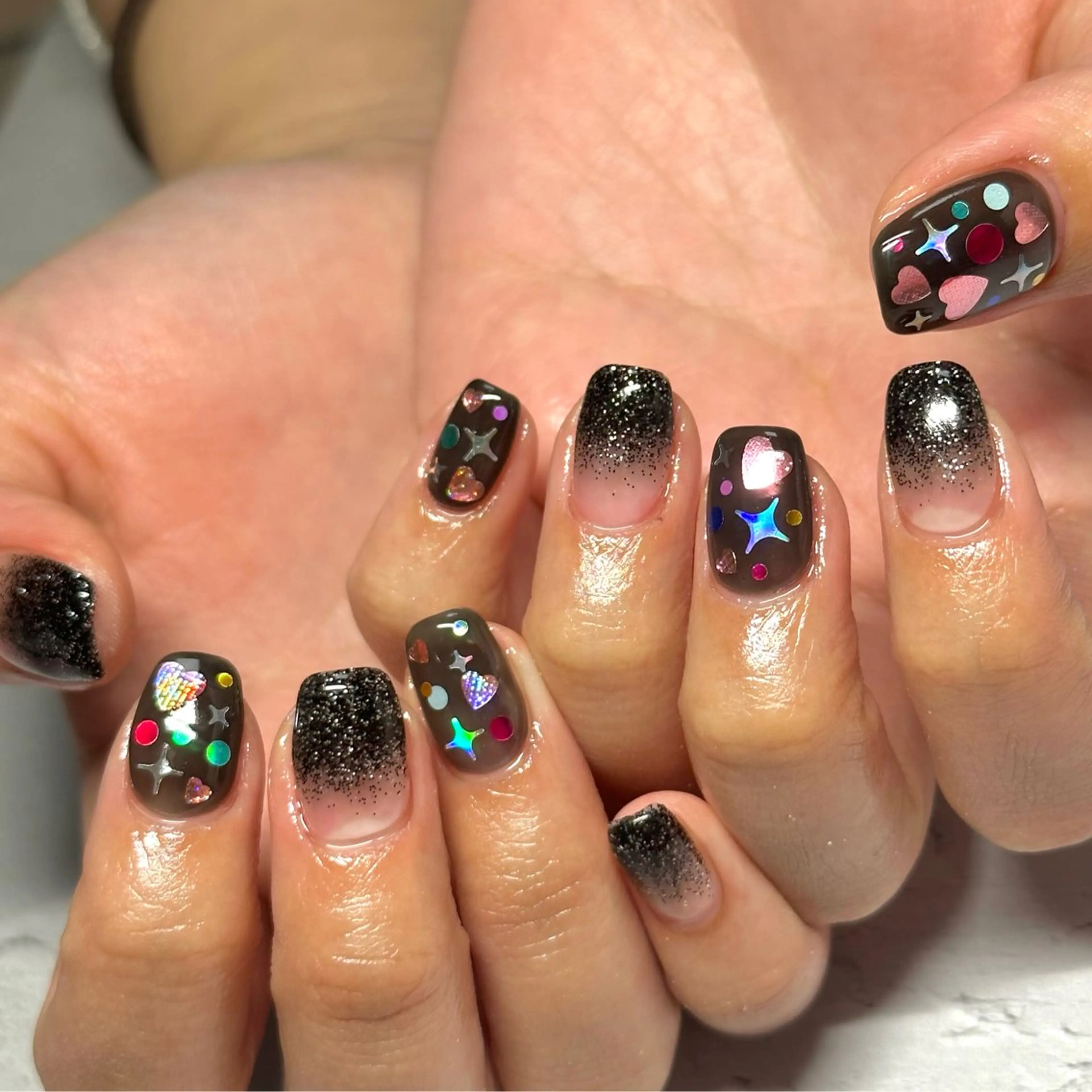 ネイル ハンドネイル 【OKIKA】 らん🦖🌈🧡のマツエク・マツパデザイン