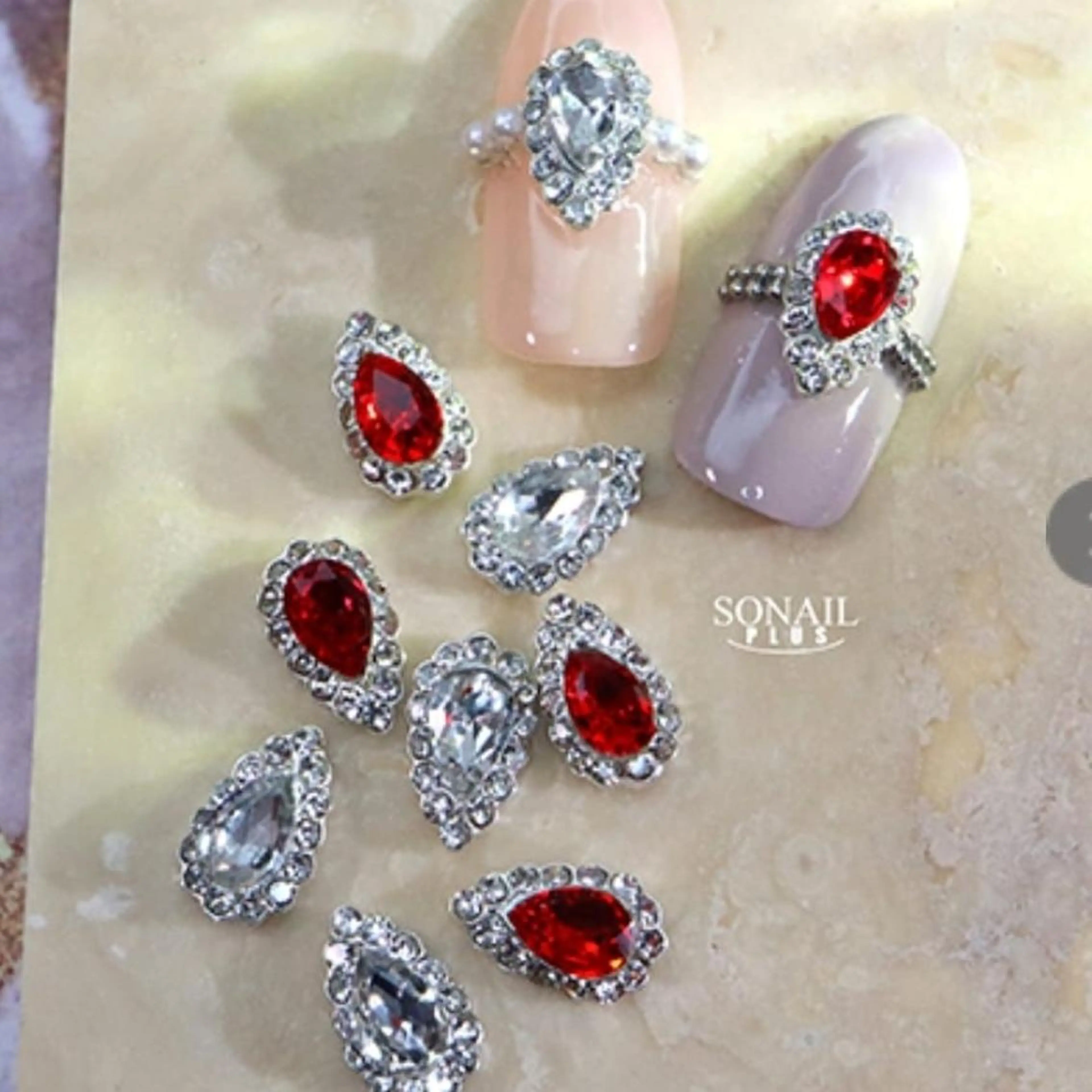 ネイル ストーンネイル ハンドネイル ネイルサロンほっこり kanaのネイルデザイン