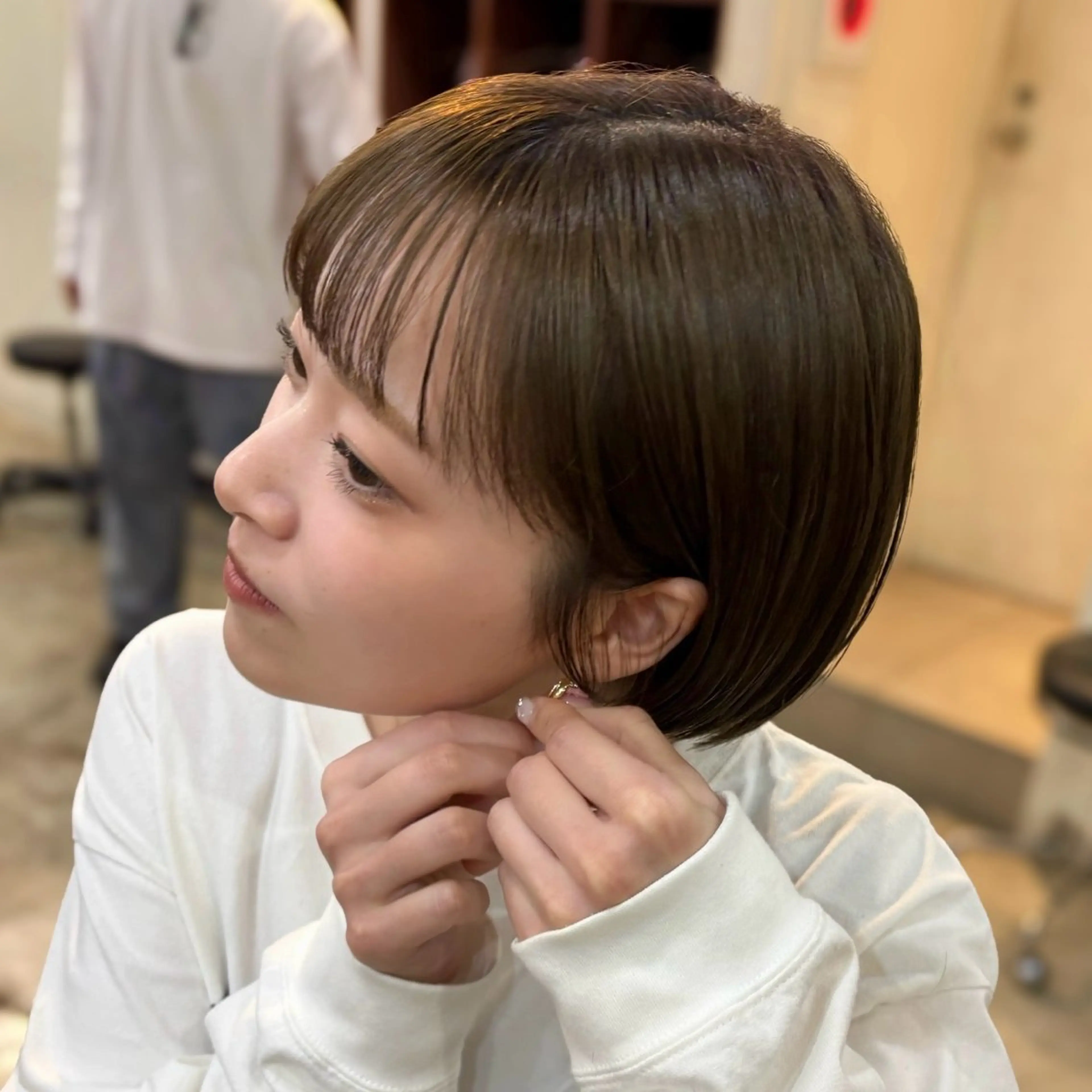 ショート カラー 丸みショート ベージュカラー オリーブベージュ ショートヘア 顔まわり🥨レイヤー /透明感/水口舞奈のヘアスタイル