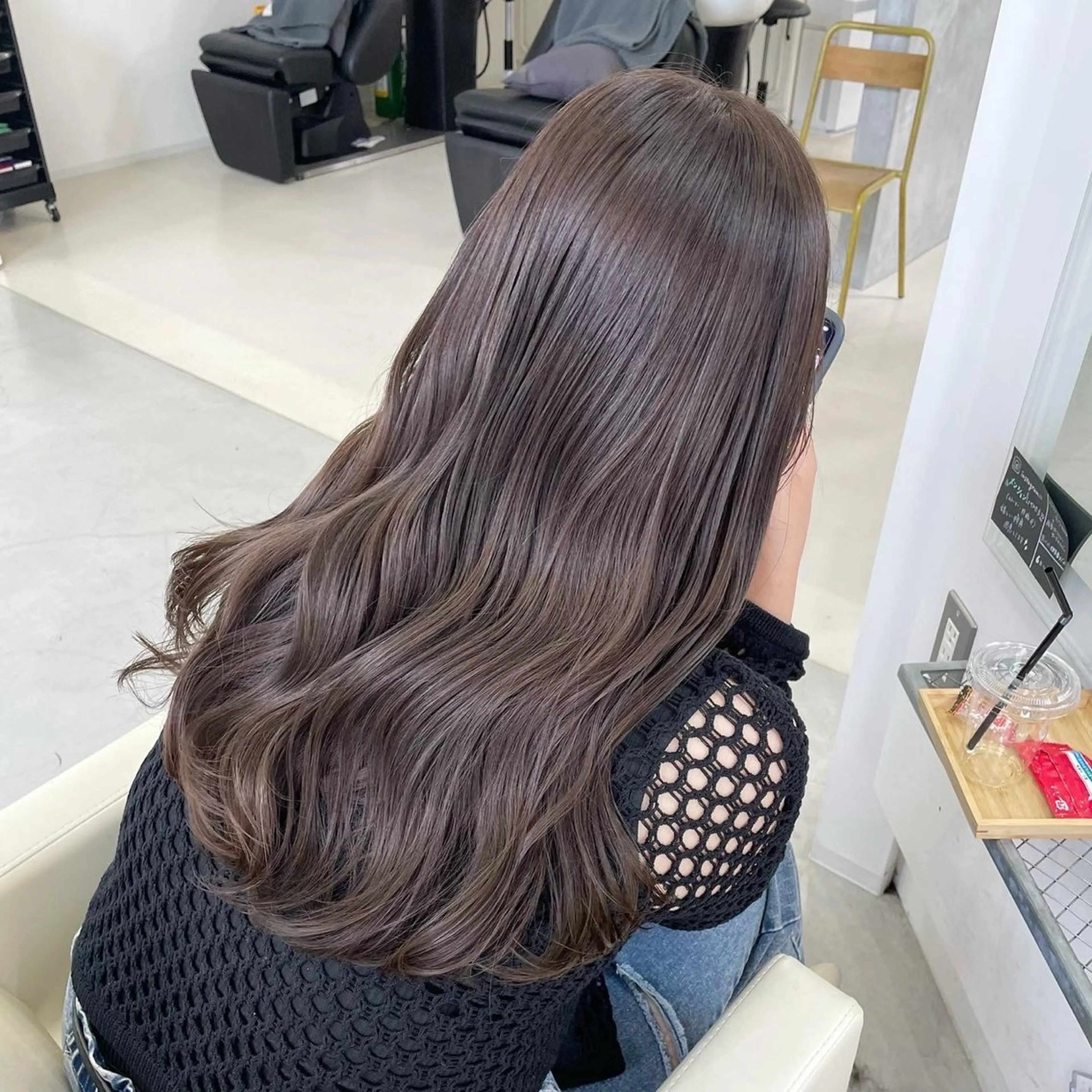 ミディアム カラー ボブレイヤー ベージュカラー ブリーチ ダブルカラー グレージュ カット ヘアカラー トリートメント SOLUA 岐阜のヘアスタイル