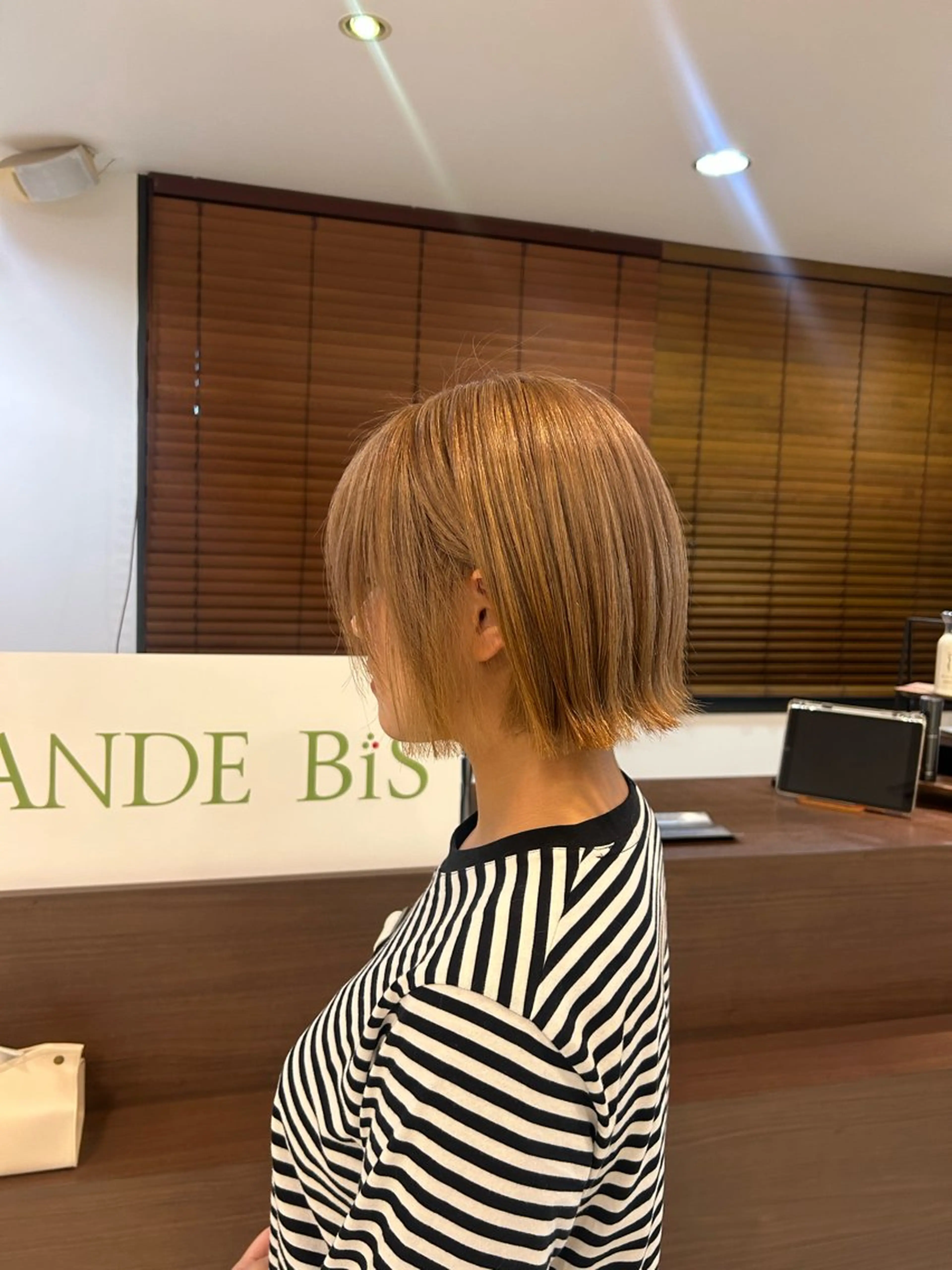 カラー ベージュカラー ブリーチ ヘアカラー 北崎 花のヘアスタイル