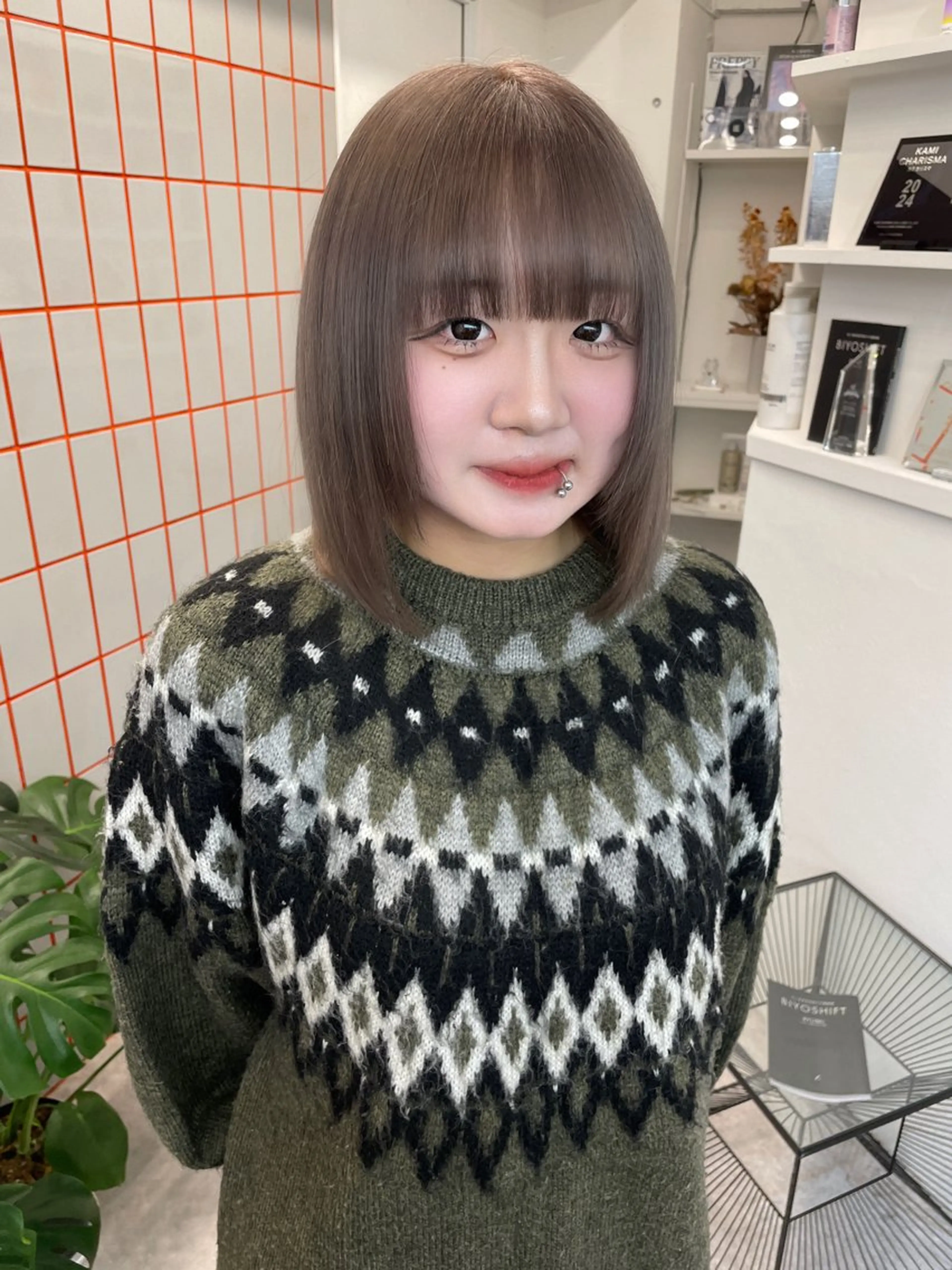ミディアム カラー アッシュ ベージュカラー ブリーチ ケアブリーチ グレージュ PELE所属・ミルクティー/ピンク 🎀momo🎀のヘアスタイル