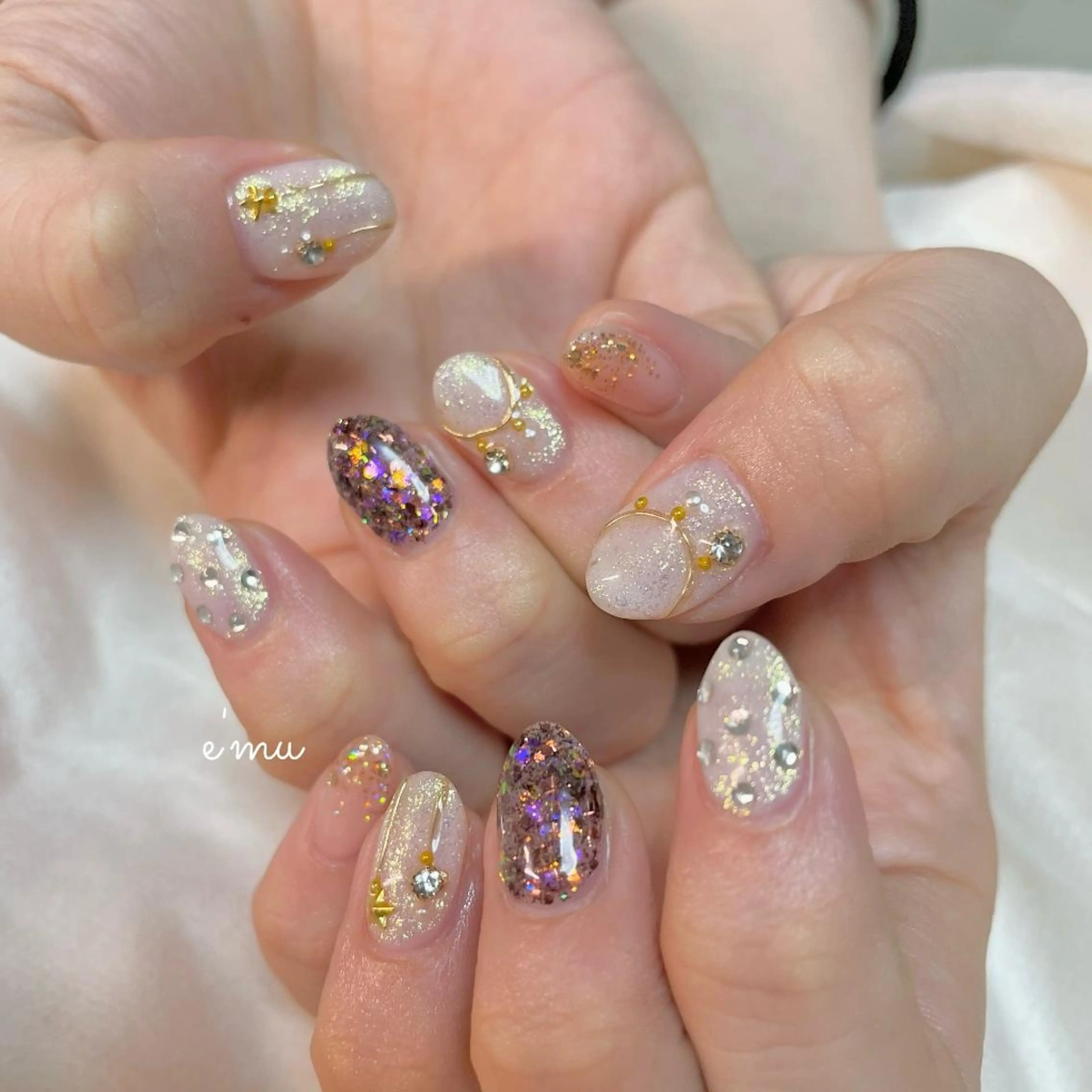 ネイル キラキラネイル 冬ネイル ハンドネイル nail salon e'mu💐のネイルデザイン
