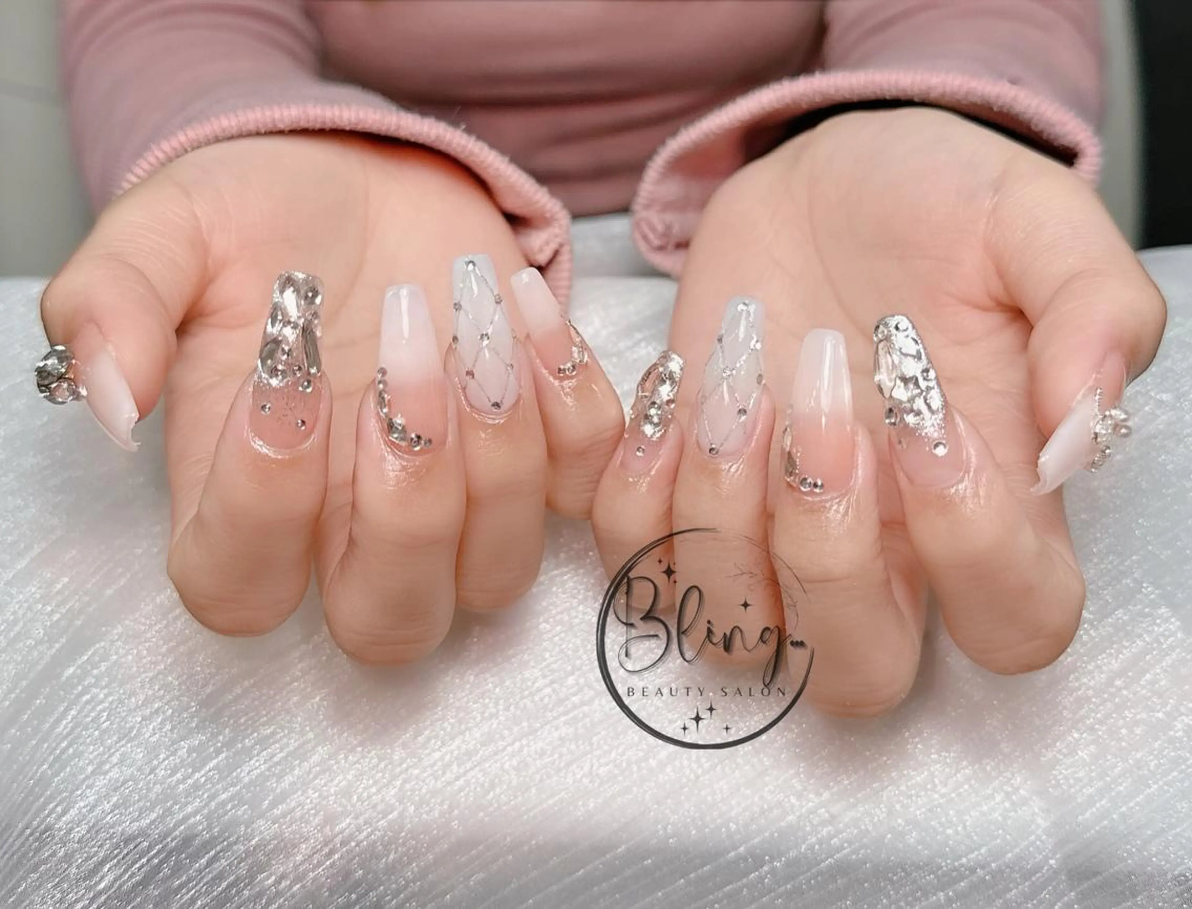 ロング 韓国風ヘア ハンドネイル Bling Salonのネイルデザイン