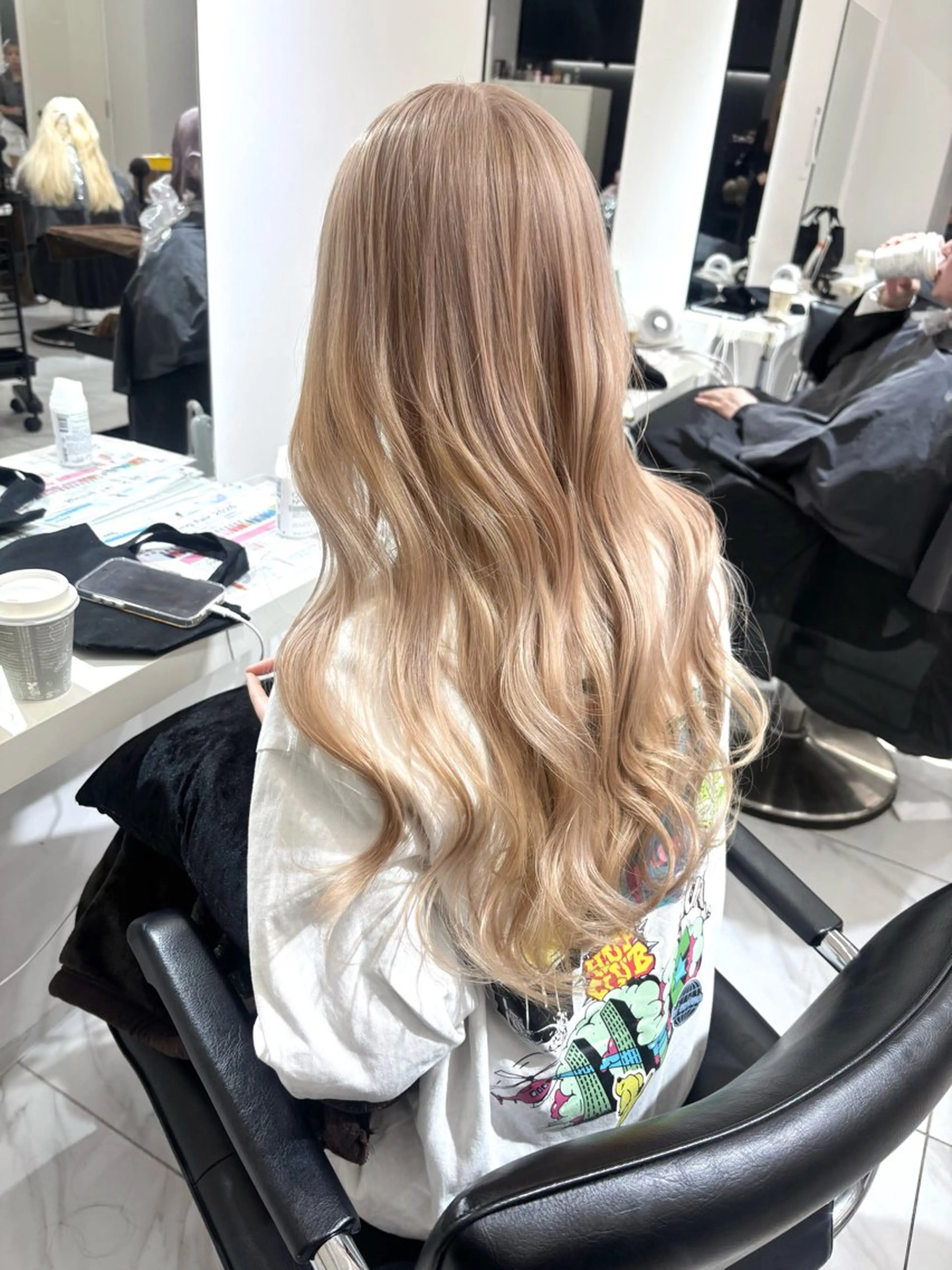 ロング カラー ベージュカラー ブリーチ ホワイトベージュ カット ヘアカラー トリートメント 🩶大人韓国ヘア 渋谷/Satsukiのヘアスタイル