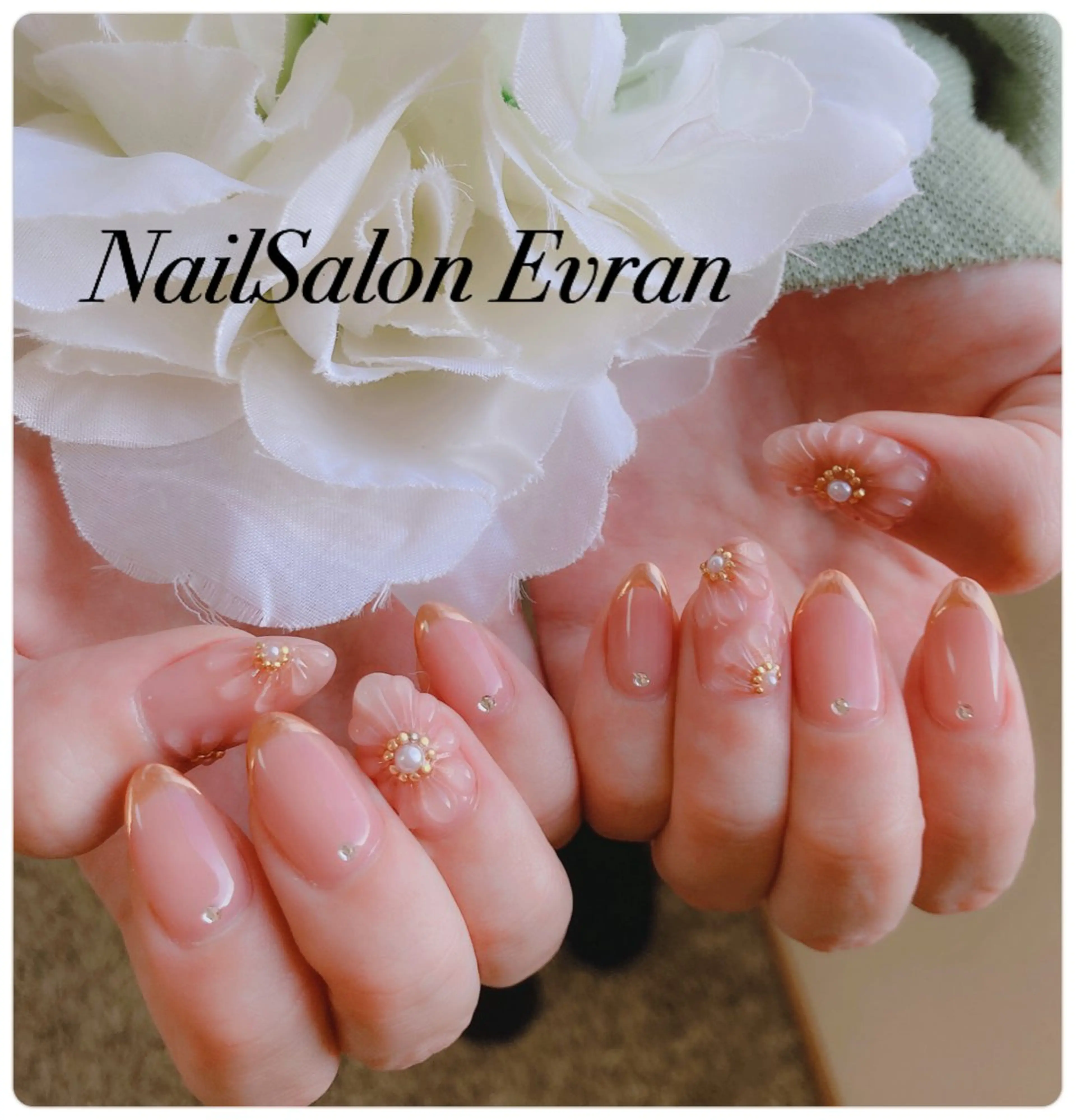 ネイル アートネイル フレンチネイル マグネットネイル 持ち込み ニュアンスネイル Nail salon Evranのネイルデザイン