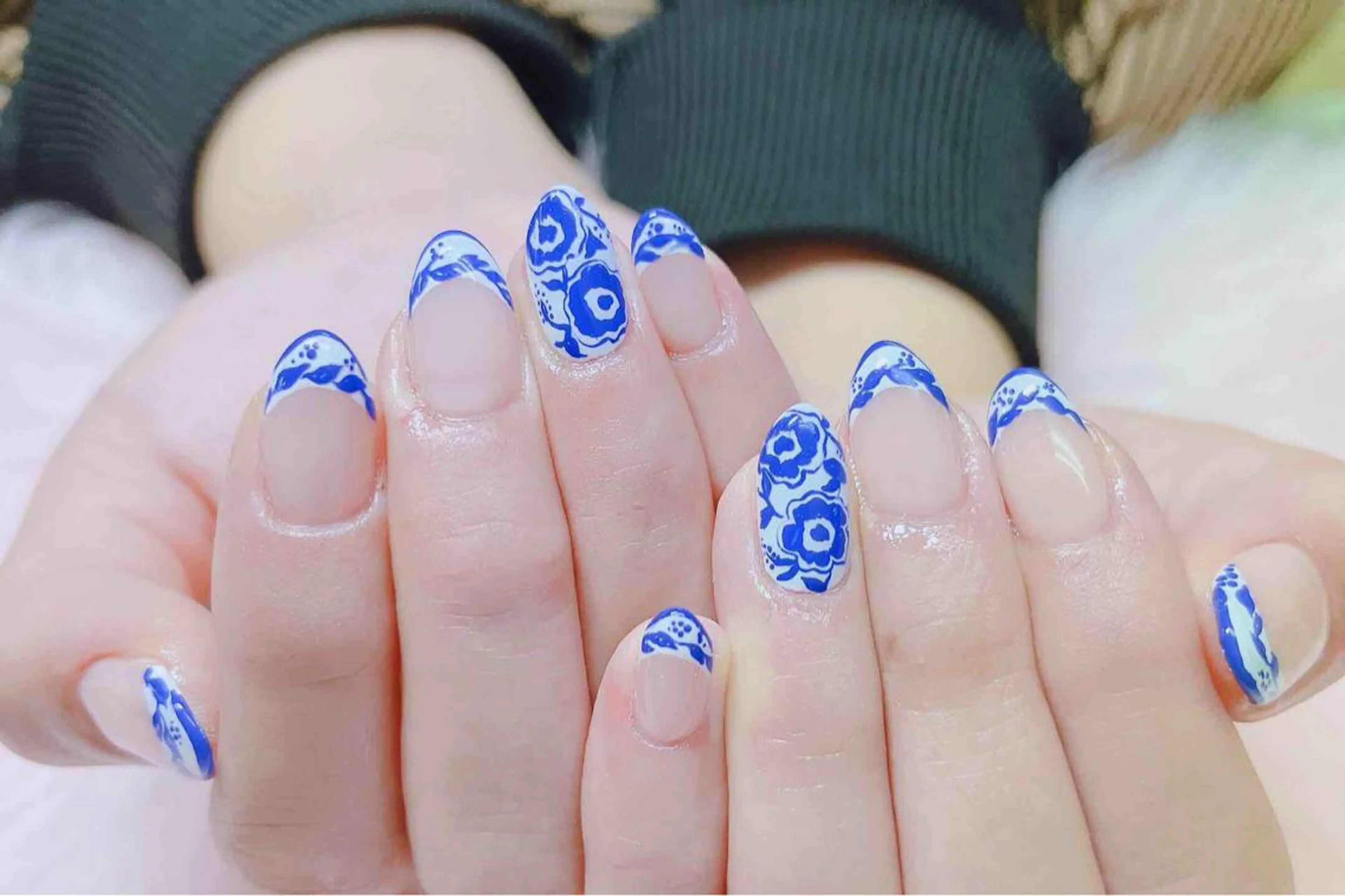 ネイル ハンドネイル MoonNail ユリ🌸のネイルデザイン