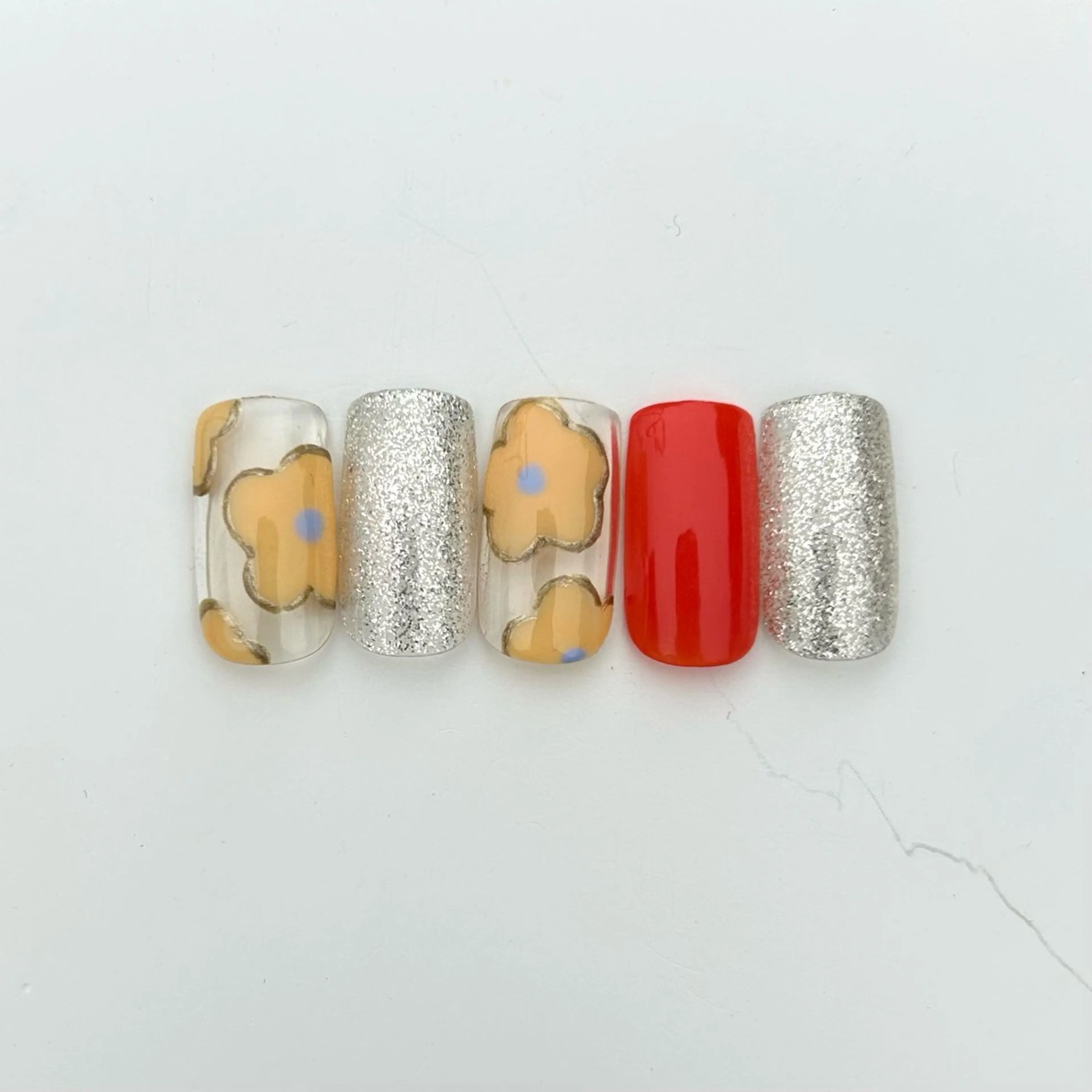 ネイル アートネイル フラワーネイル ハンドネイル ショコラ 【hachi🌿】のネイルデザイン