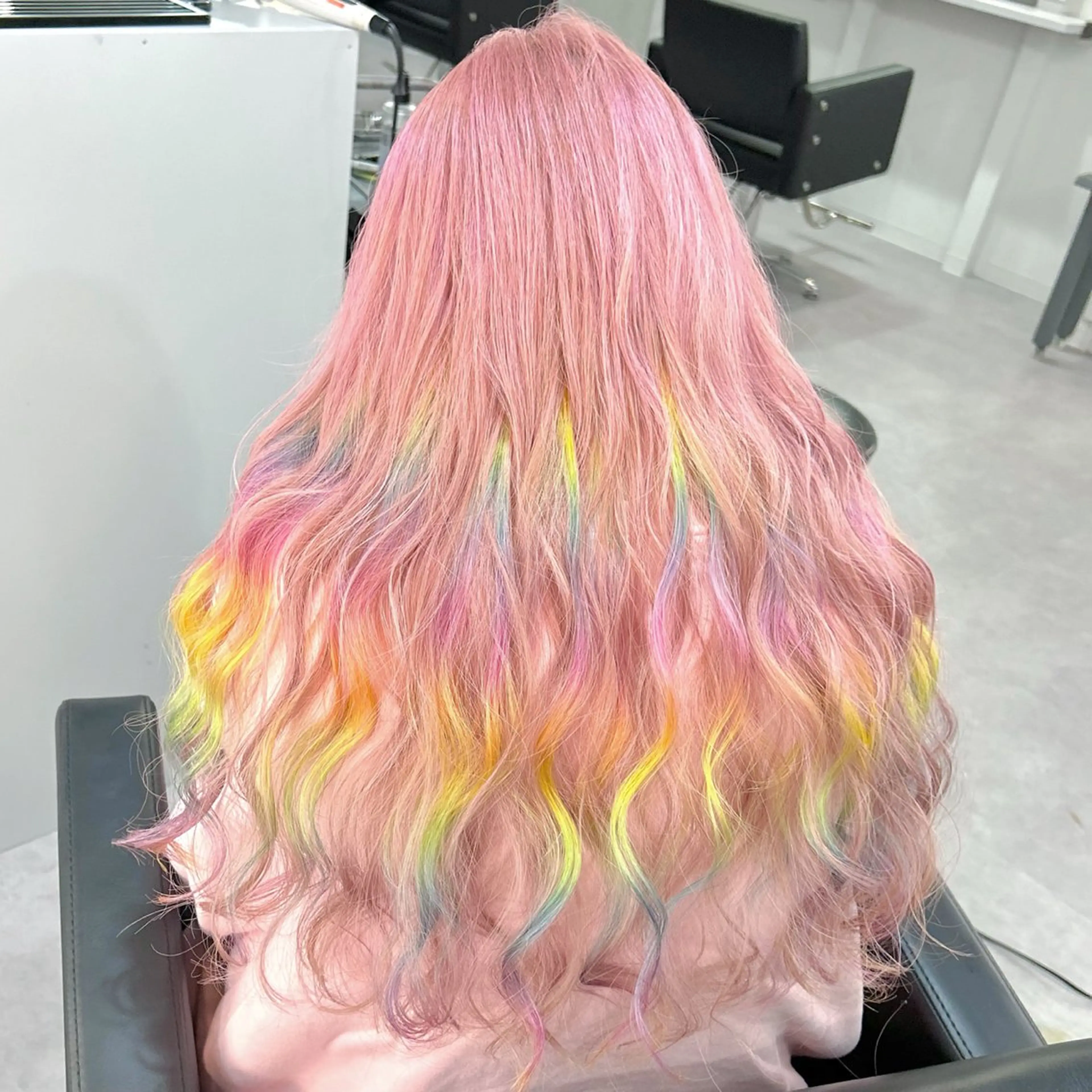ロング カラー ピンクカラー ヘアカラー ブリーチ&エクステ 🥀ケアカラー特化のヘアスタイル