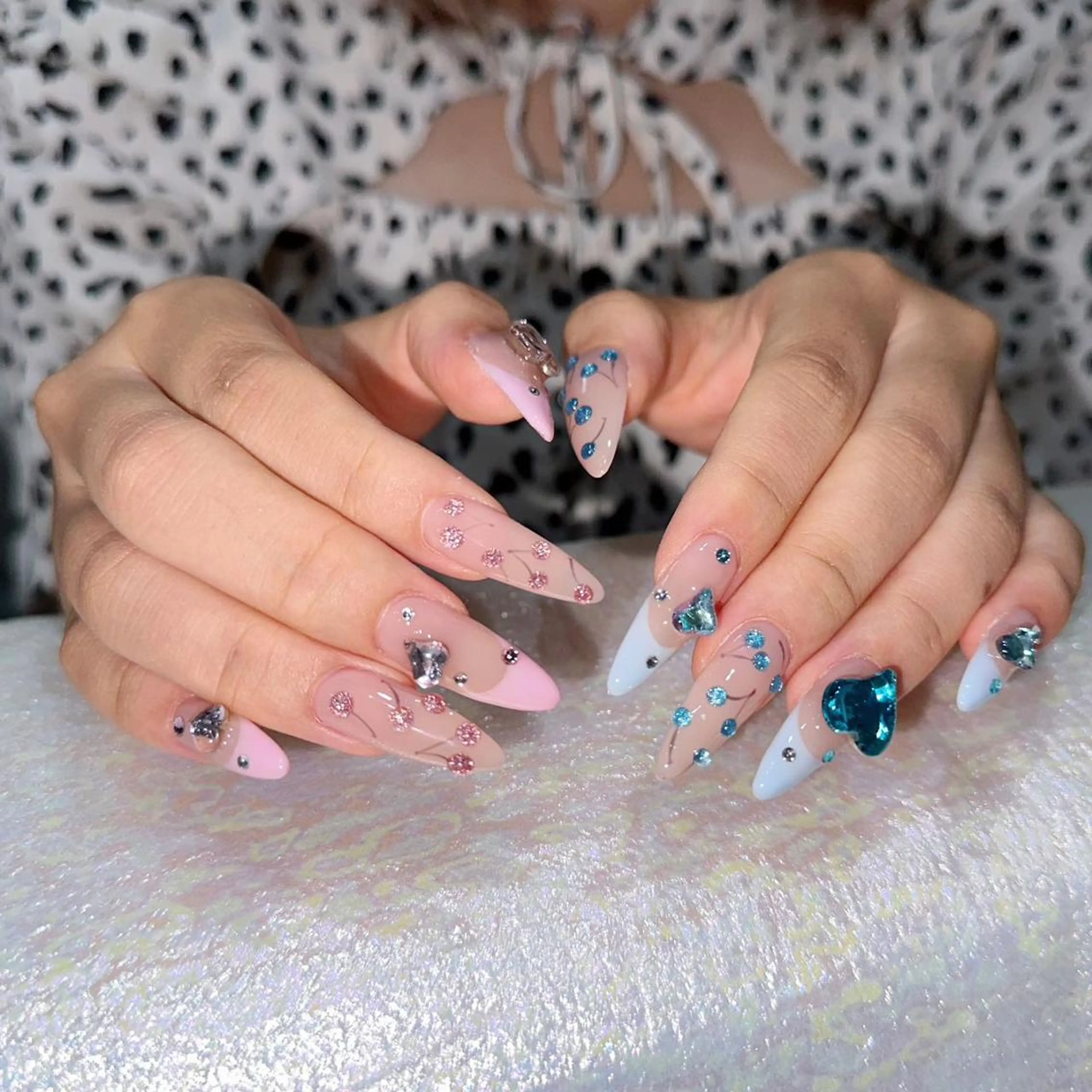 ネイル アートネイル 長さ出し ネイルチップ Queens みなみのネイルデザイン