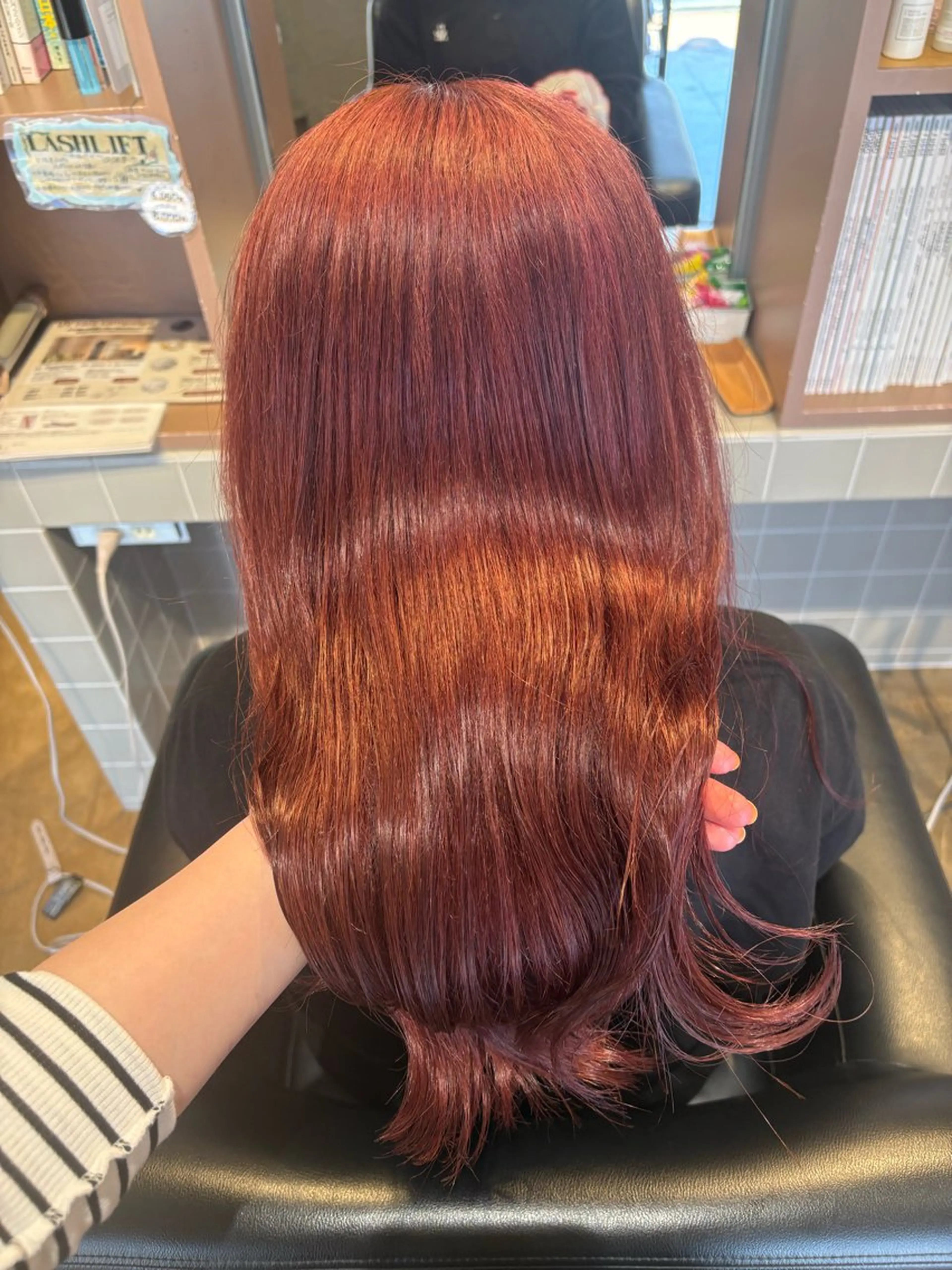 セミロング カラー ブリーチ 透明感カラー ピンクカラー カット ヘアカラー 秋吉 結愛のヘアスタイル