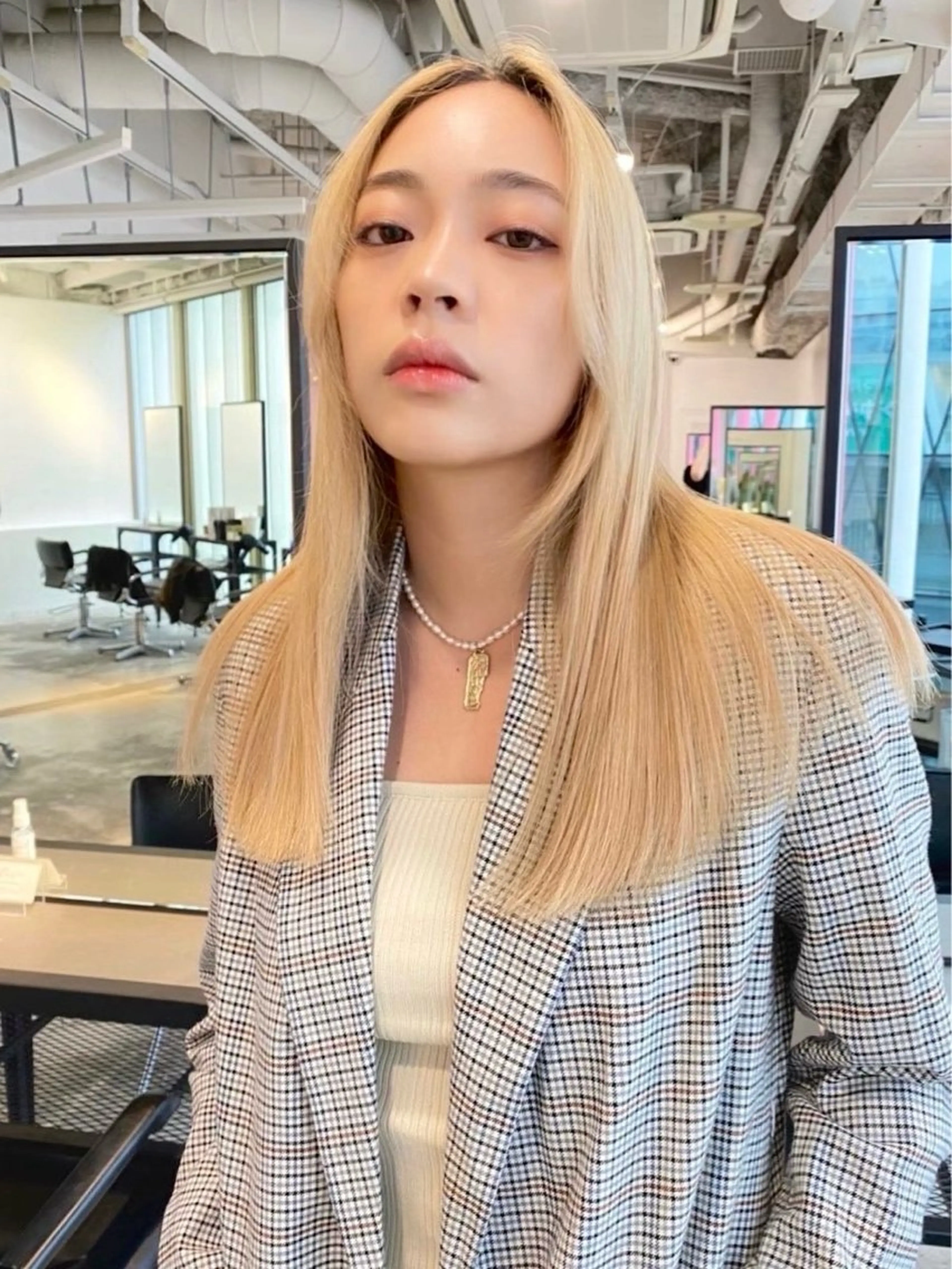 ミディアム ヘアカラー トリートメント 艶髪レイヤー/ ハイトーンKeitaのヘアスタイル