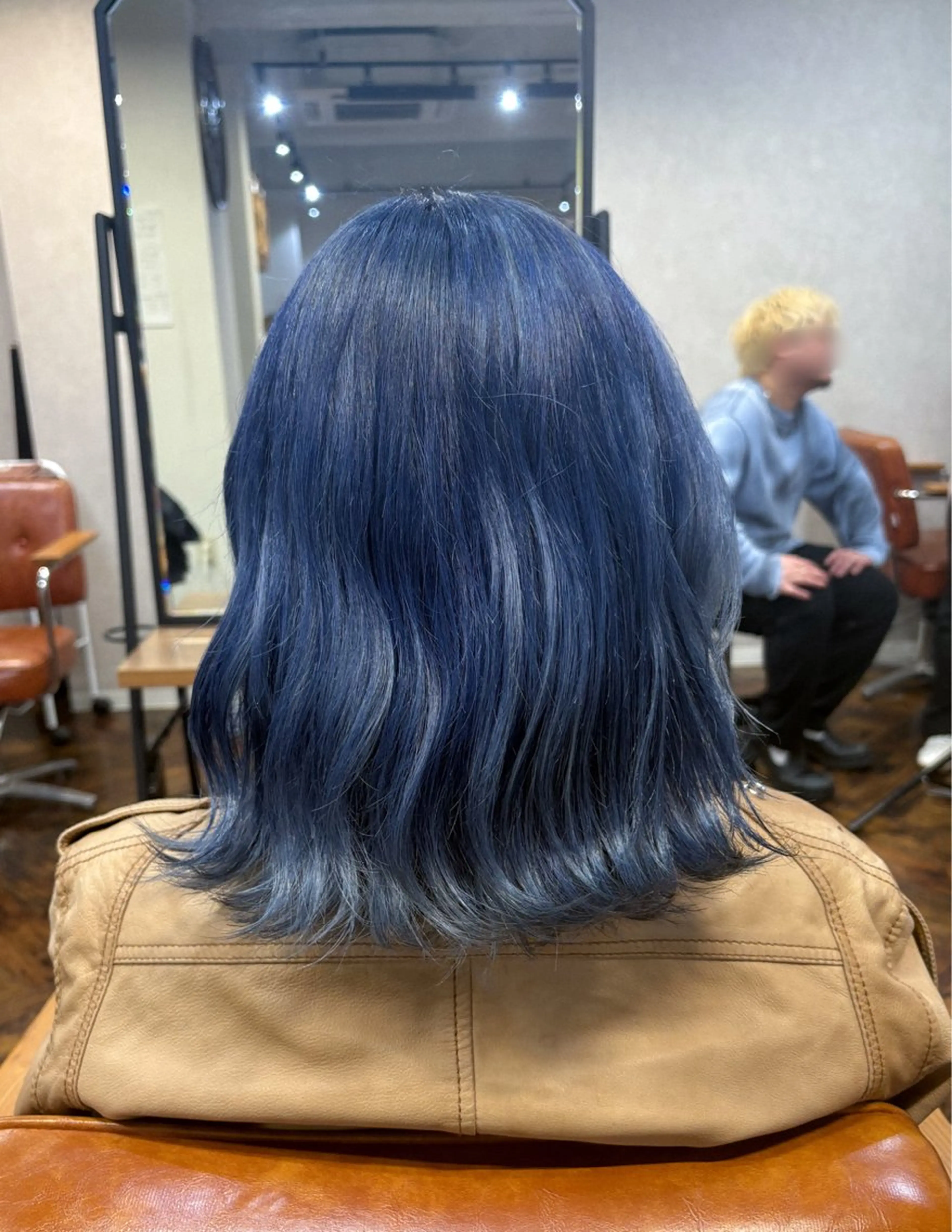 カラー ブリーチ ブルーカラー 🐺ིྀ顔周レイヤー /髪質改善🩵aoiのヘアスタイル