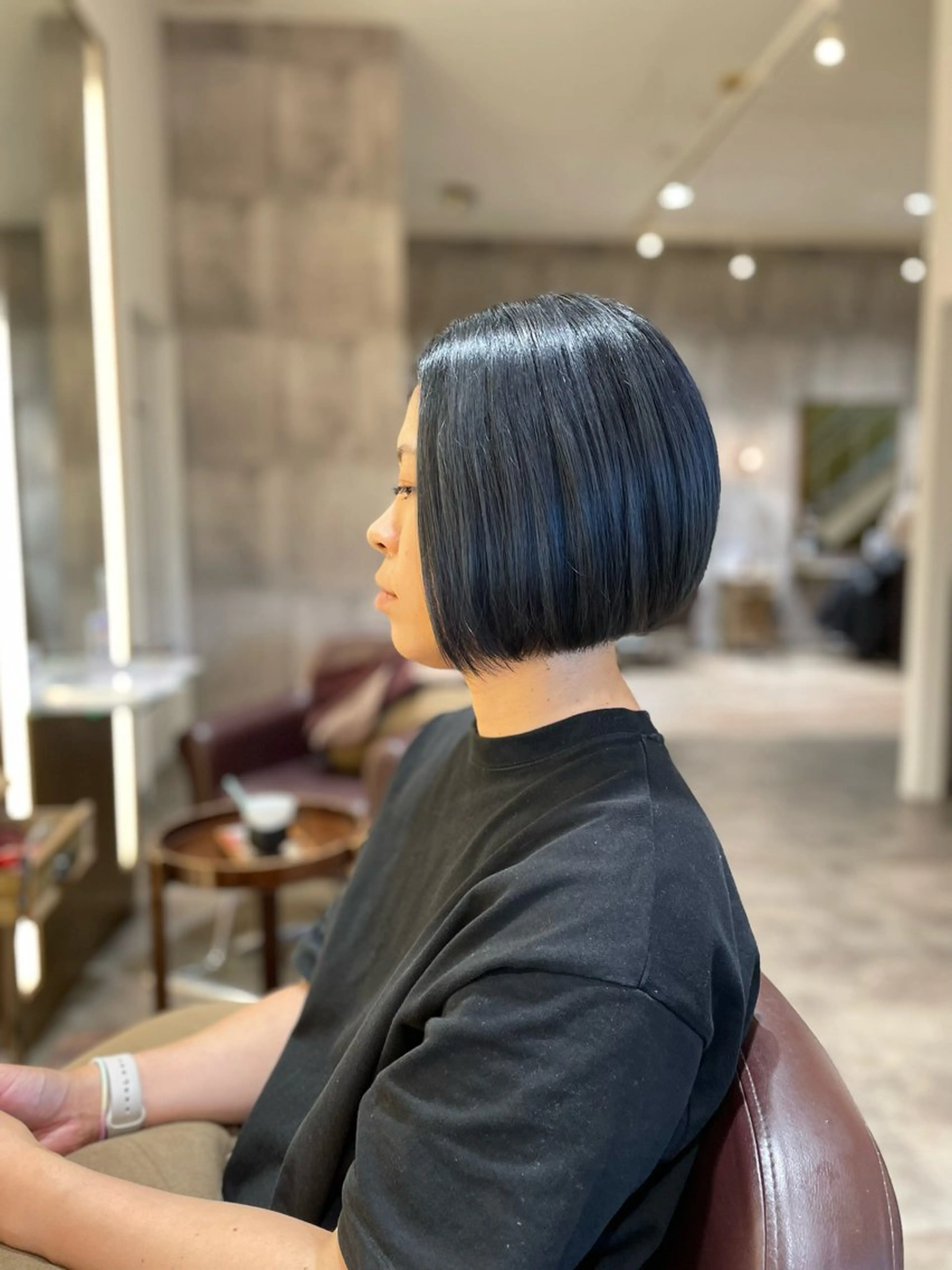 ショート カラー 前下がりボブ ダブルカラー ネイビーカラー ボブ 片山 雄のヘアスタイル