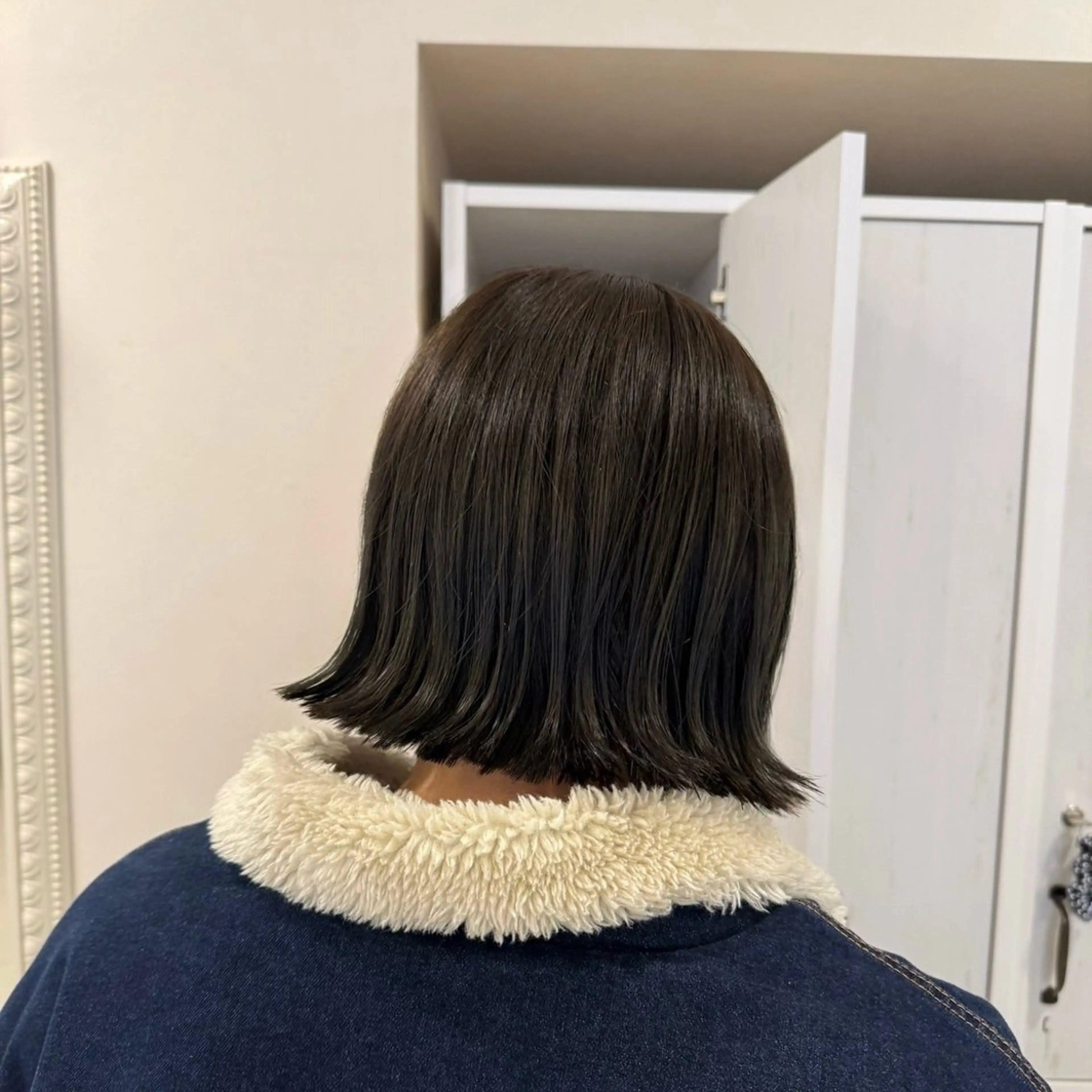 ショート カラー ブラウンカラー 透明感カラー オリーブブラウン ボブ 外ハネヘア カット ヘアカラー トリートメント 鈴木愛海/レイヤー /透明感カラーのヘアスタイル