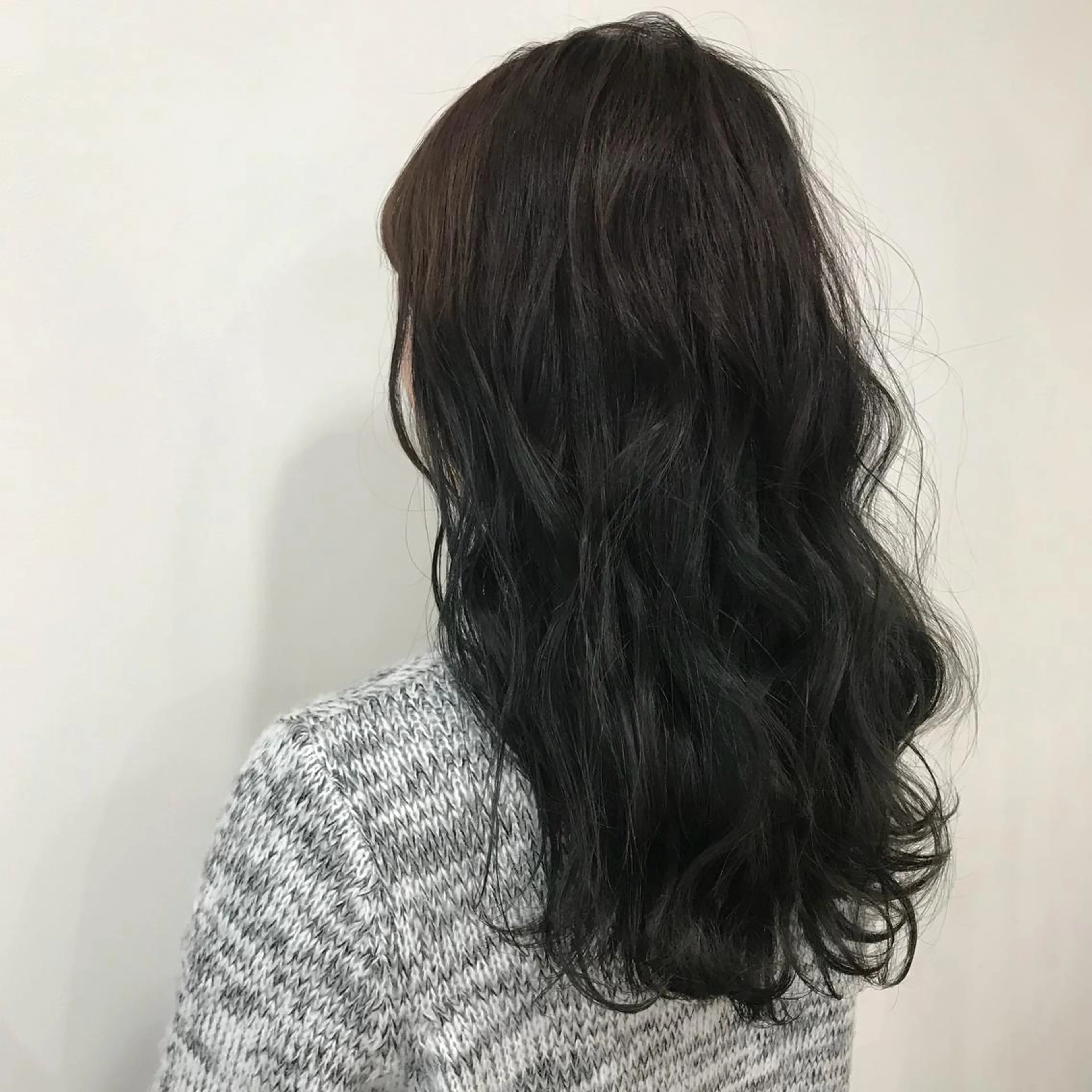 セミロング カラー ヘアカラー トリートメント salowin梅田所属・レイヤー/顔周り /AKARIのヘアスタイル