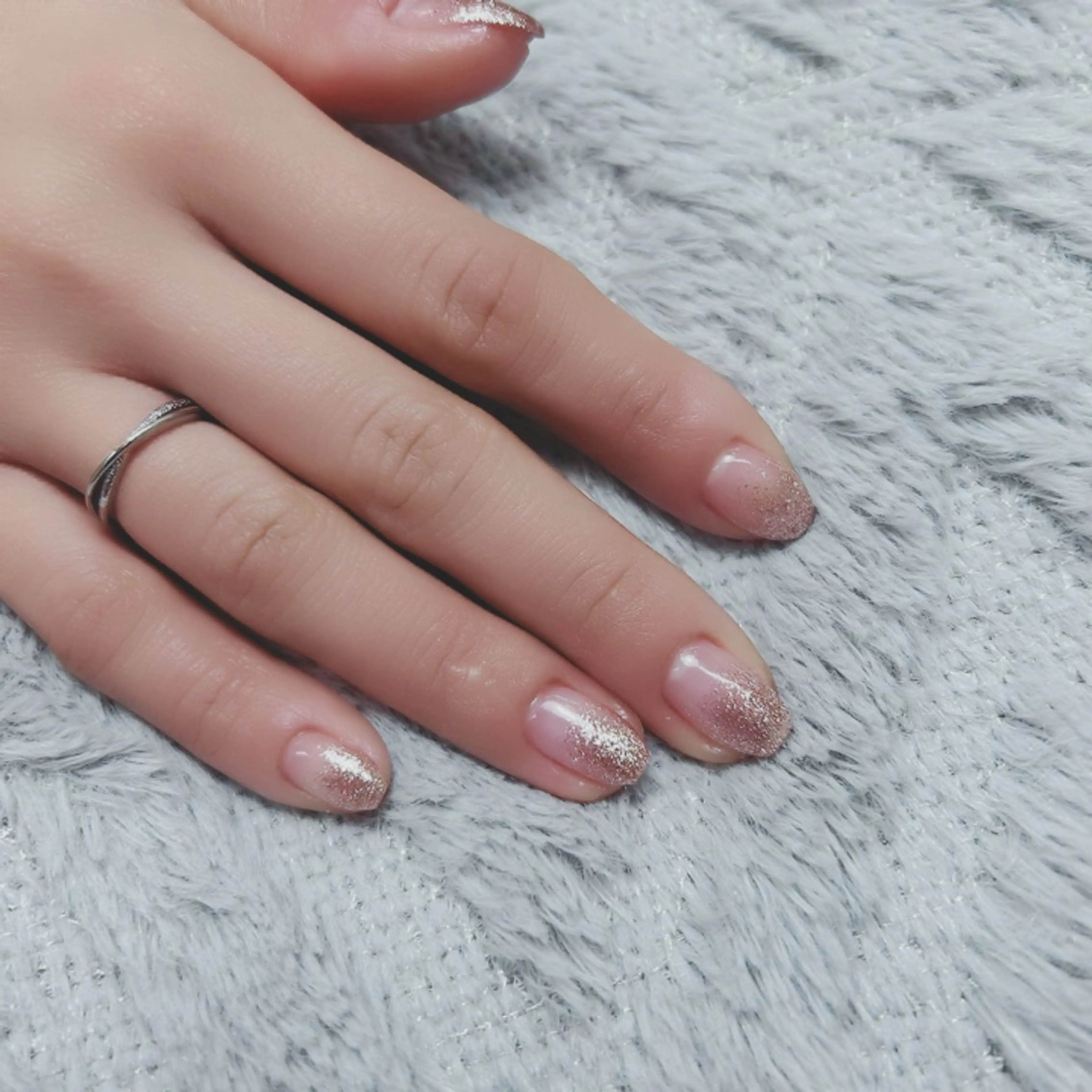 ネイル グラデーション ラメ(グリッター) ラメグラデーション ANNE綾瀬店 eriのネイルデザイン