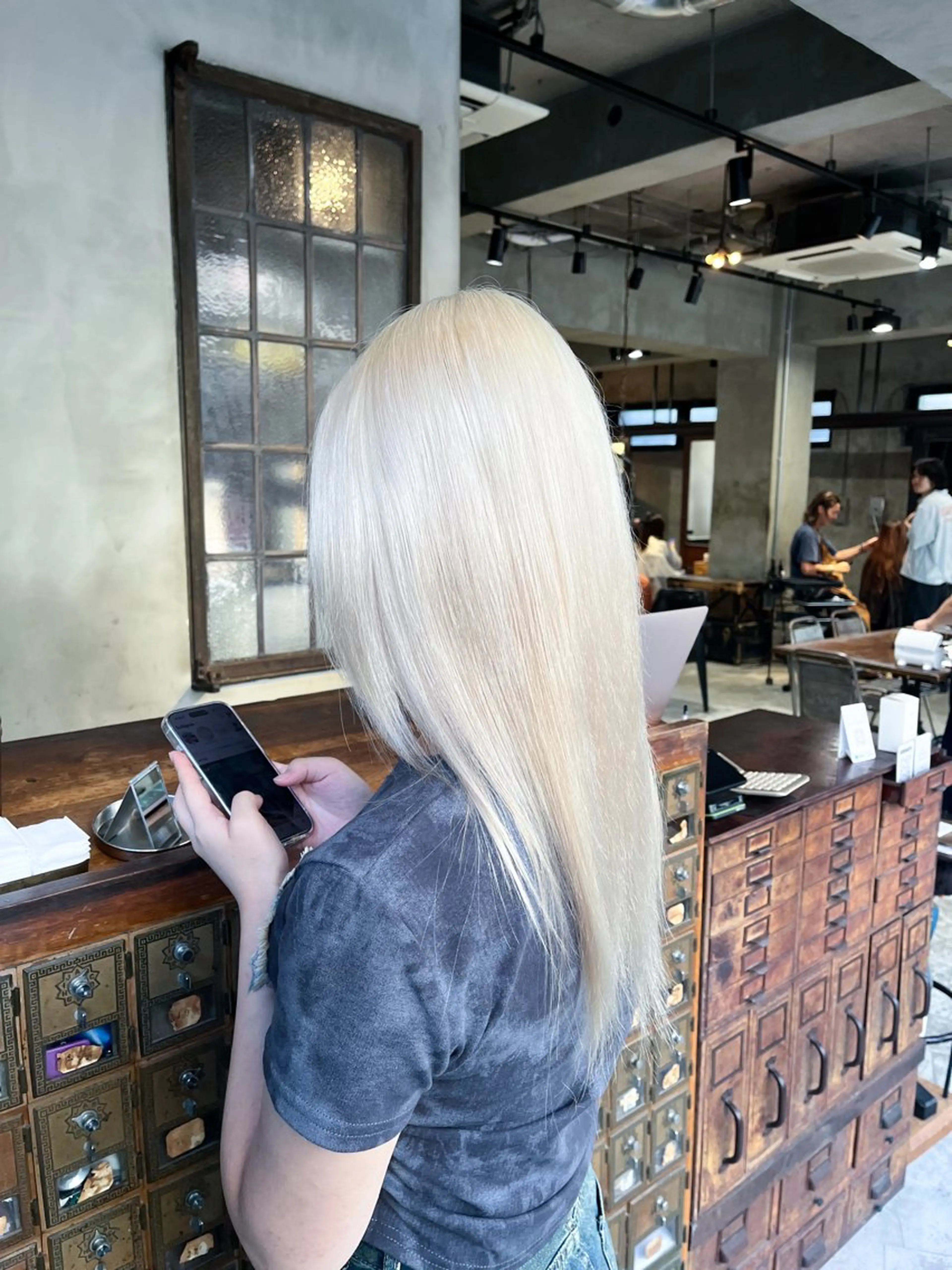 ロング カラー ブリーチ ブロンド 透明感カラー ホワイトブロンド ⚜️ブリーチ× 透明感✨Hayatoのヘアスタイル