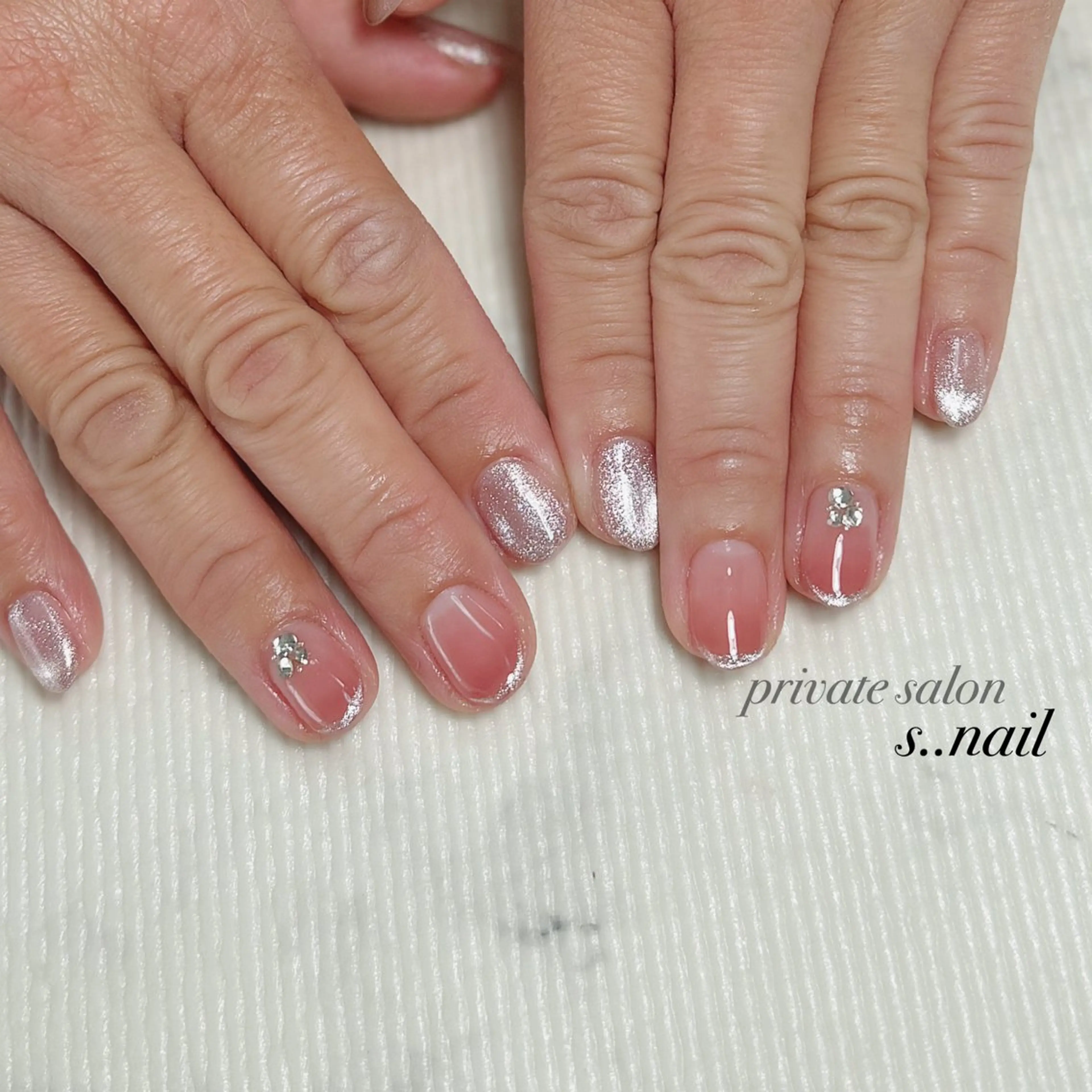 ネイル キラキラネイル ラメ(グリッター) マグネットネイル ハンドネイル フットネイル s..nail / MORITAのネイルデザイン