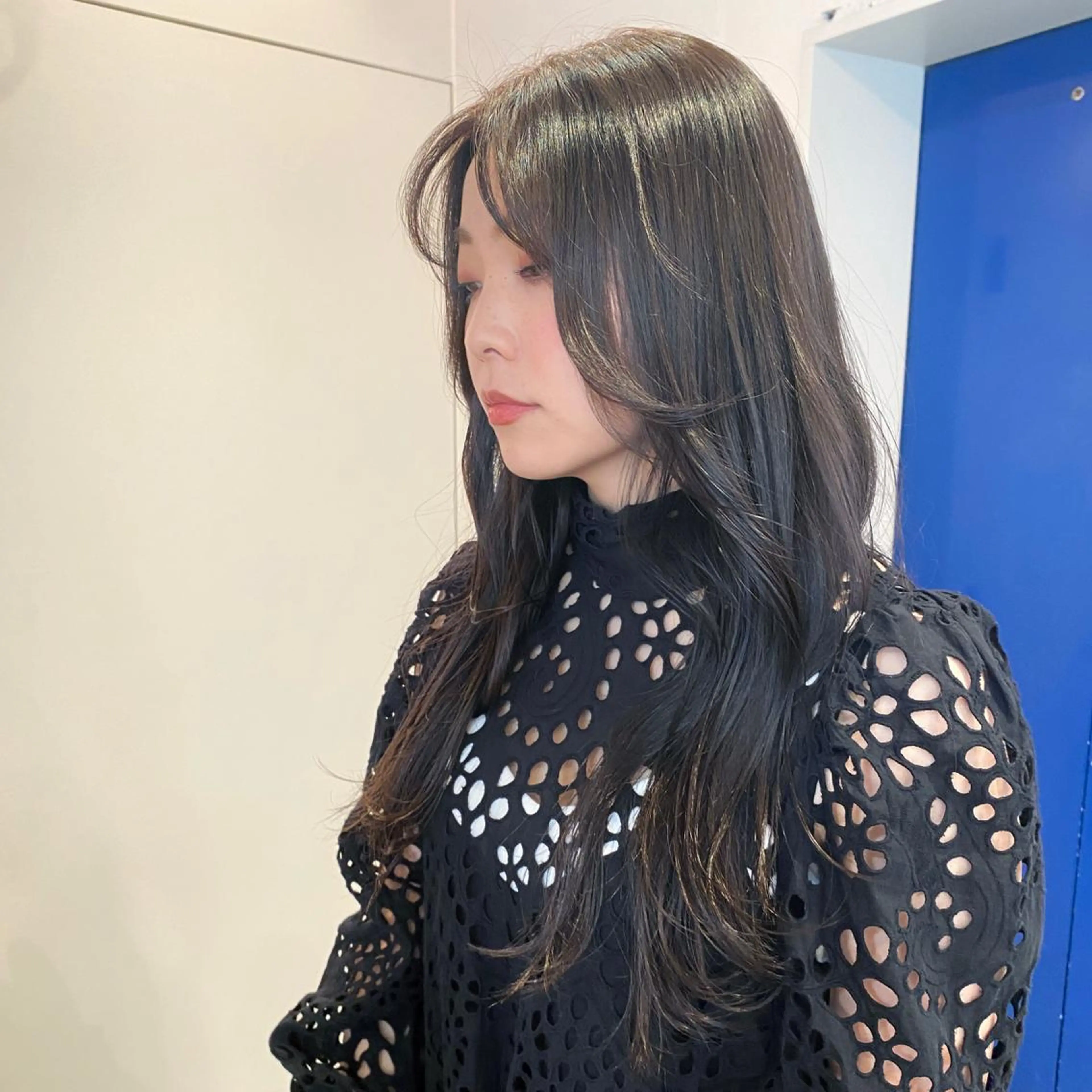 ロング カラー ブルーカラー ブルージュ トリートメント カット ヘアカラー RIKA韓国ヘア/く びれヘア/上品カラーのヘアスタイル