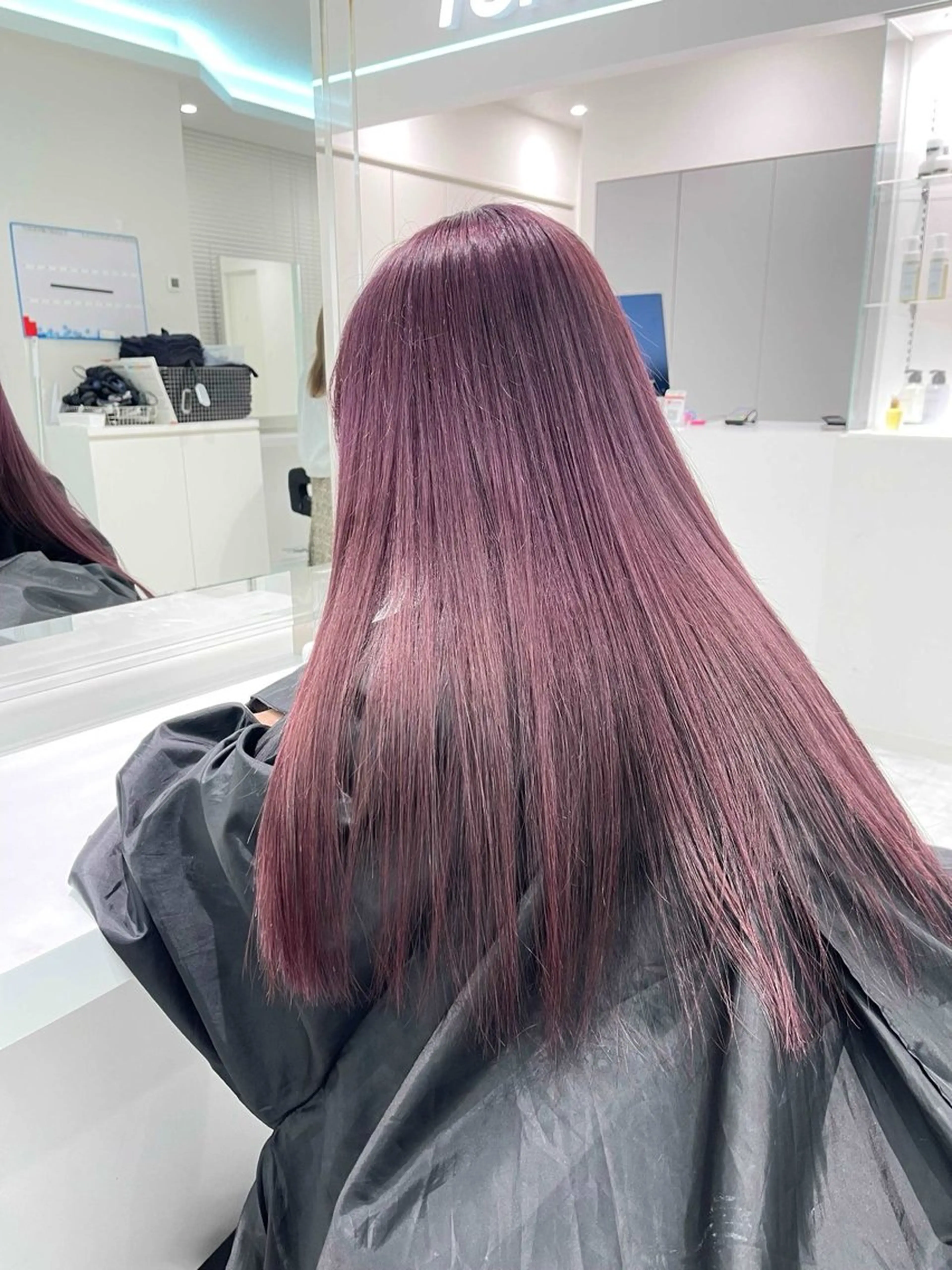セミロング カラー ヘアアレンジ 🫧モテる💗ダメー ジレスハイトーン🫧のヘアスタイル