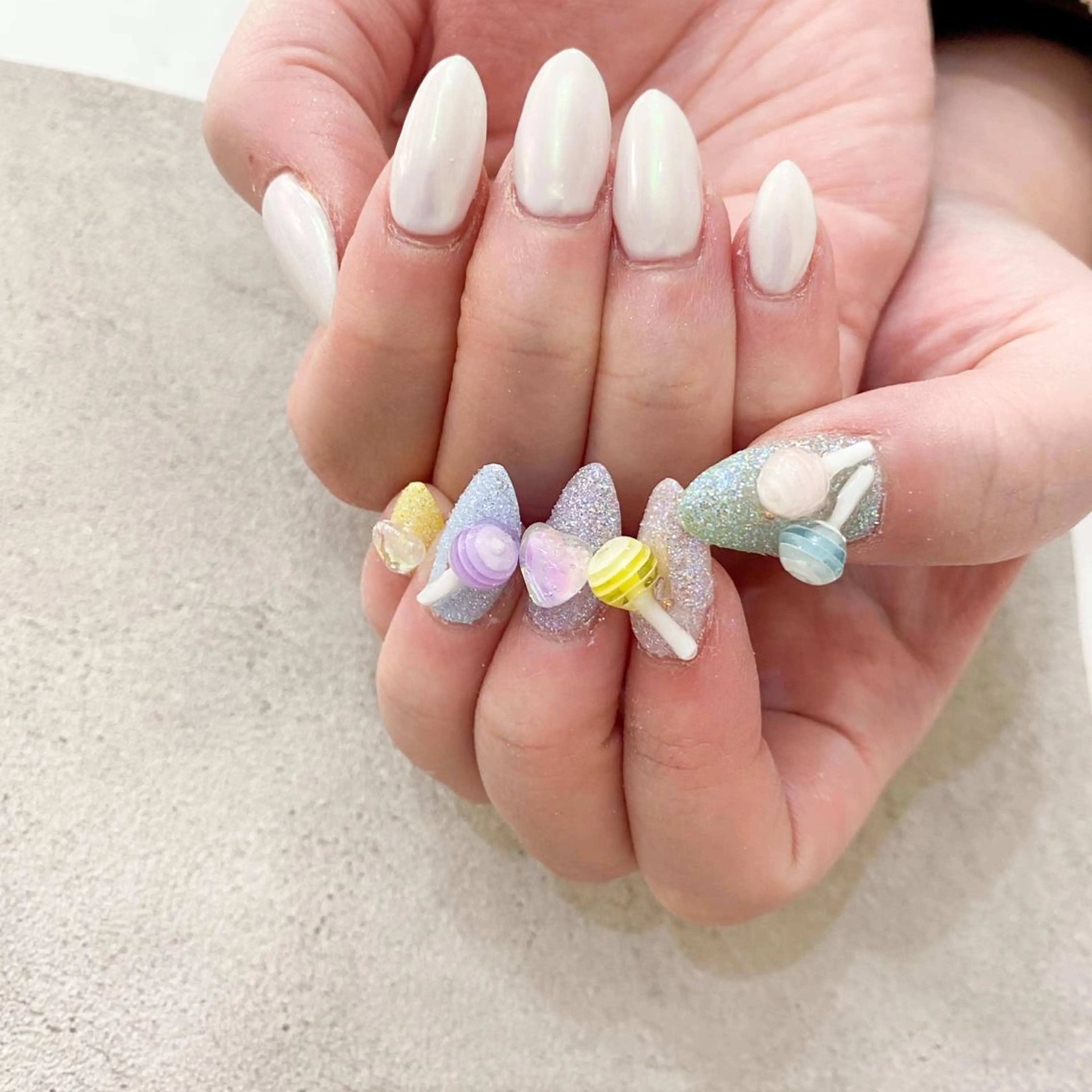 ネイル ハンドネイル ゴテゴテ💙ワンホン リオナのネイルデザイン