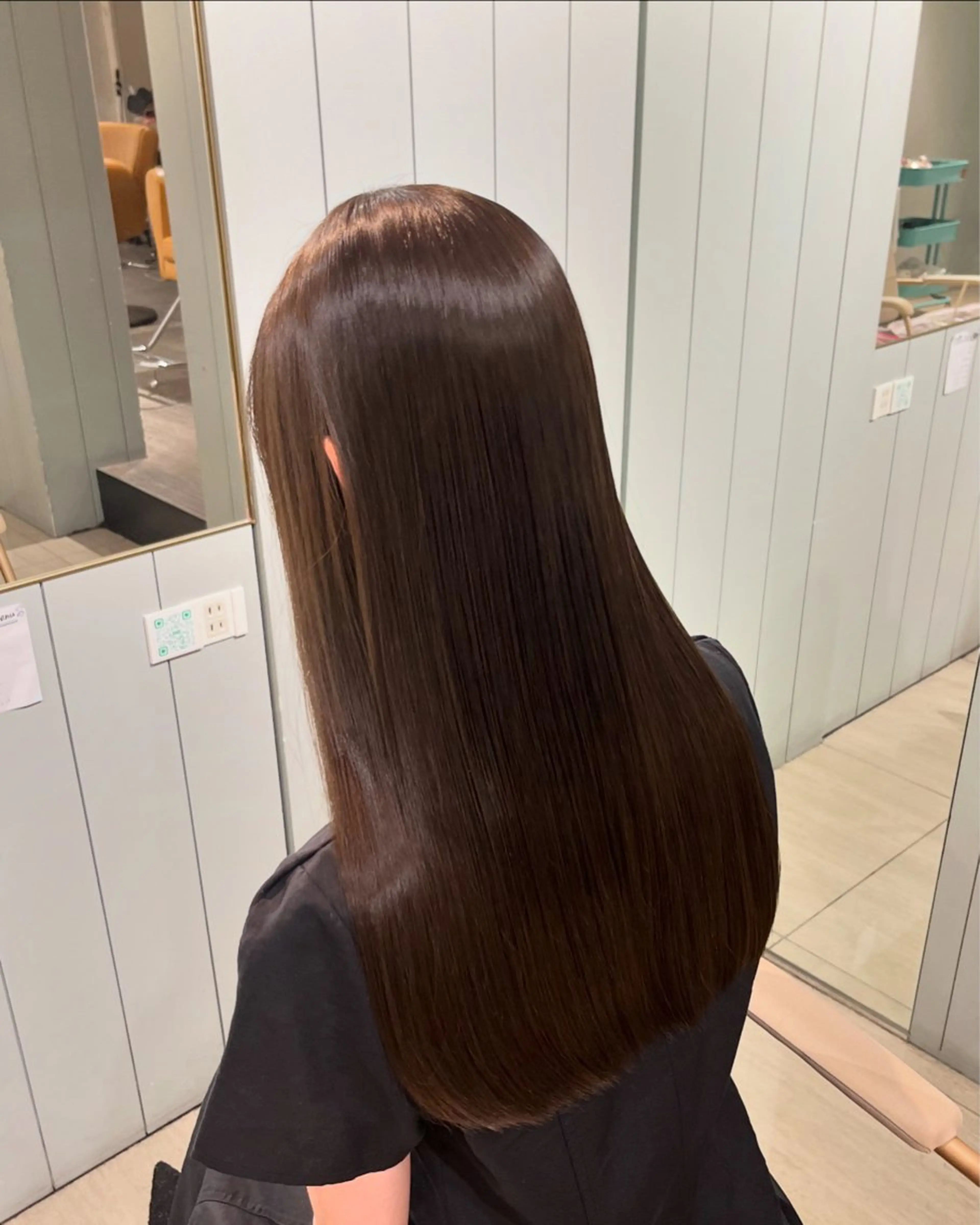 カラー ブラウンカラー オリーブブラウン カット ヘアカラー トリートメント 縮毛矯正／レイヤー／ 髪質改善／海月のヘアスタイル