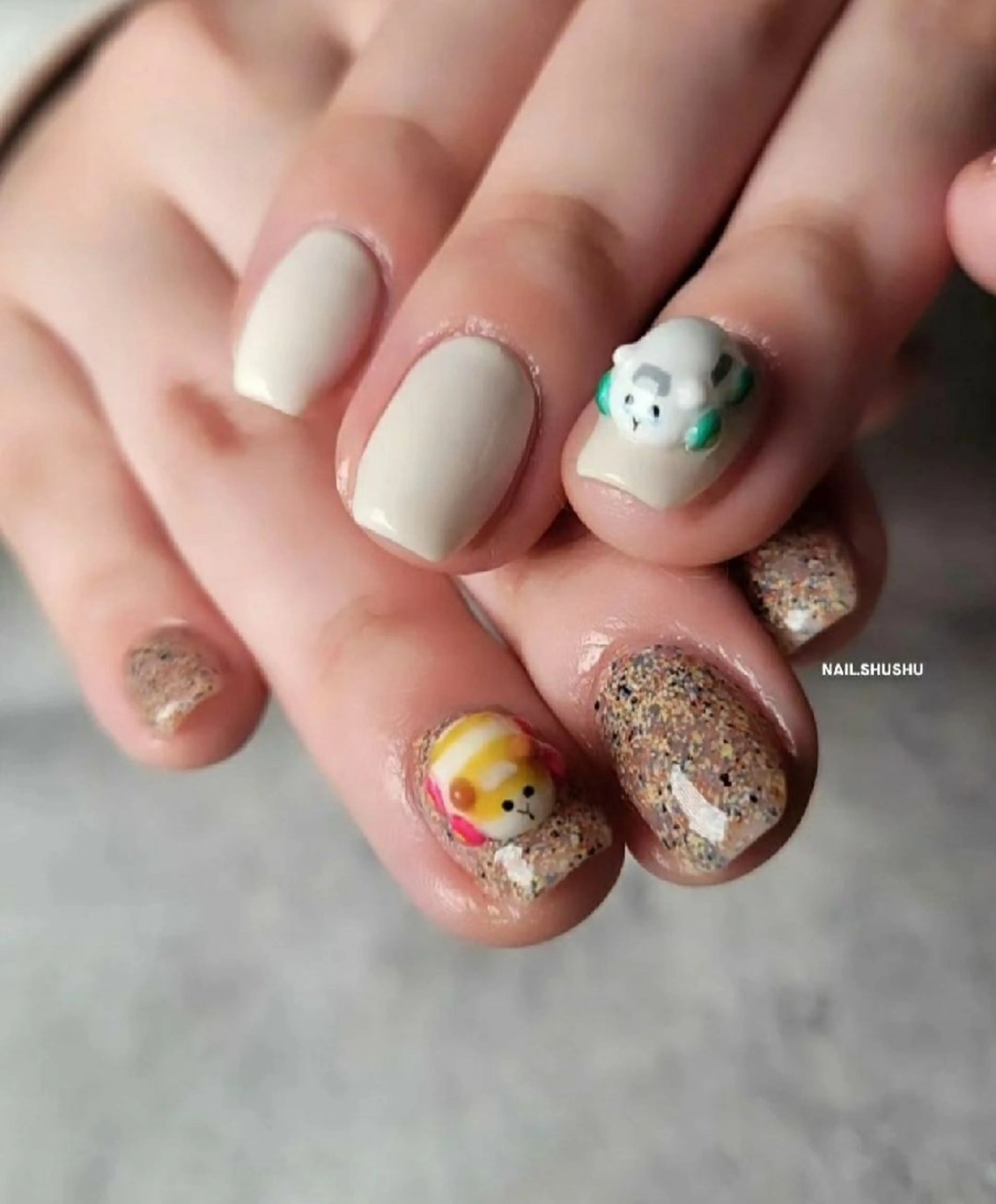 ネイル 持ち込み ニュアンスネイル ワンカラーネイル シンプルネイル 冬ネイル ハンドネイル 3dパーツ/流行り 👧shushu❤️のネイルデザイン