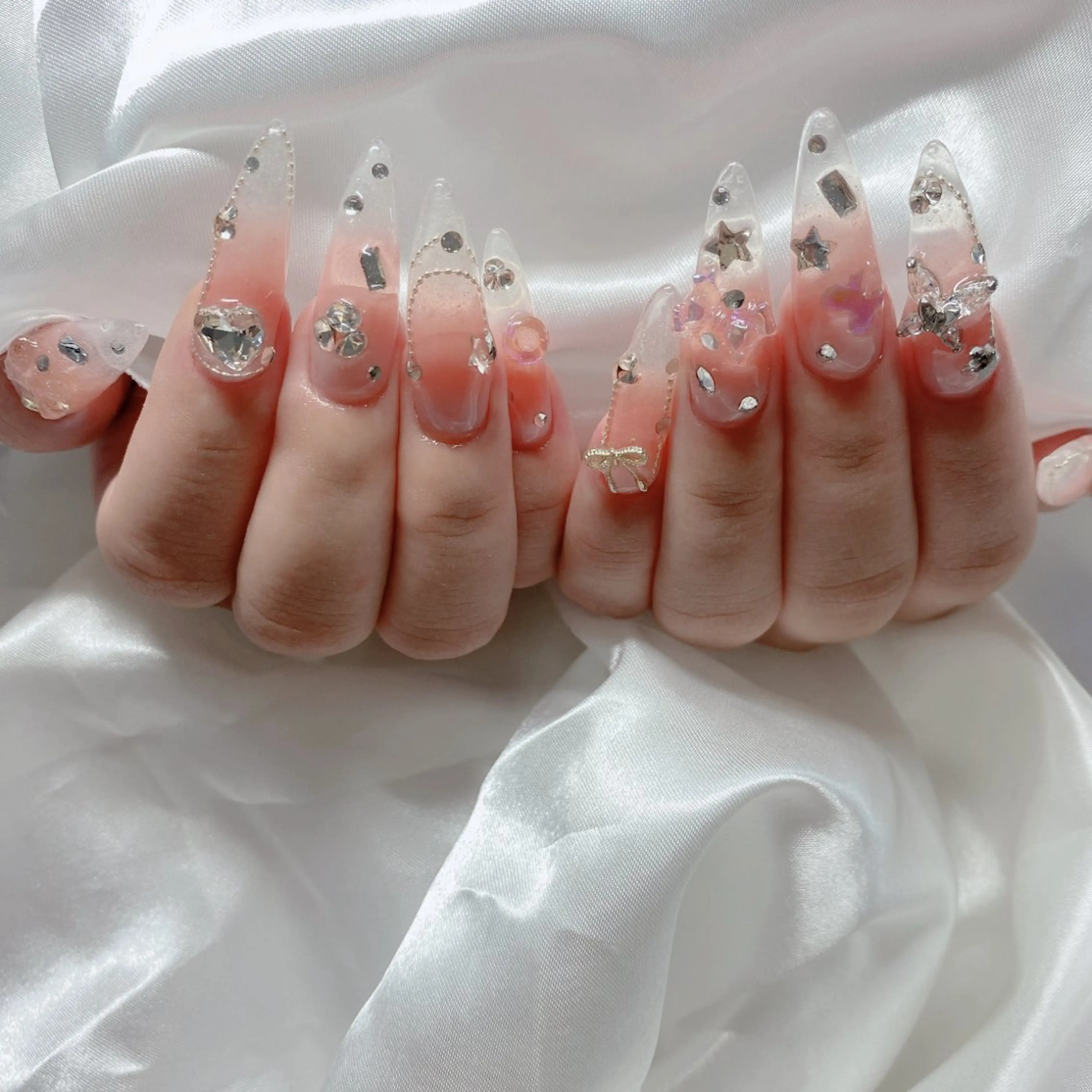 ネイル ハンドネイル ハンドケア UniqueNail 長さだし専門店のネイルデザイン