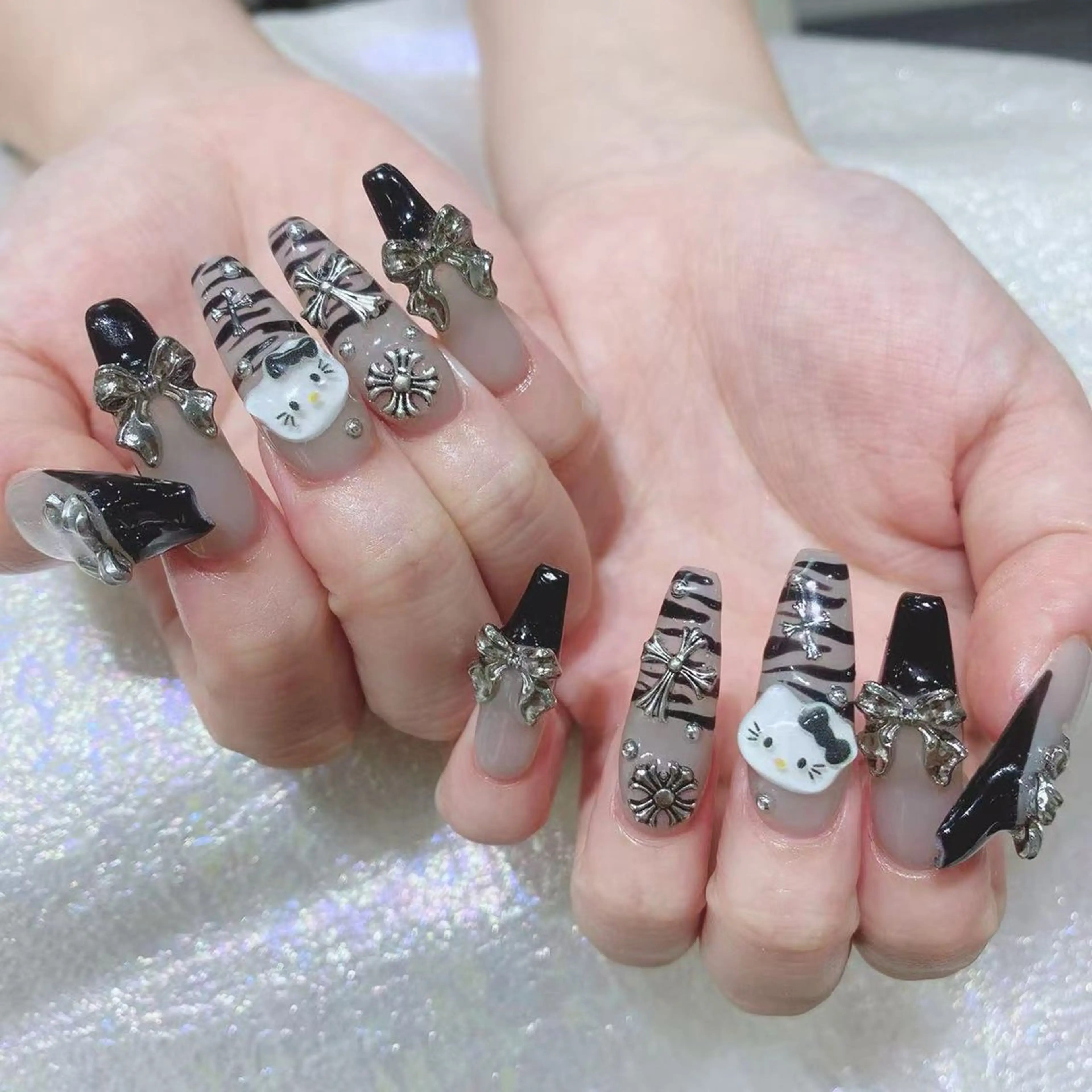 ネイル ハンドネイル Queens マオのネイルデザイン