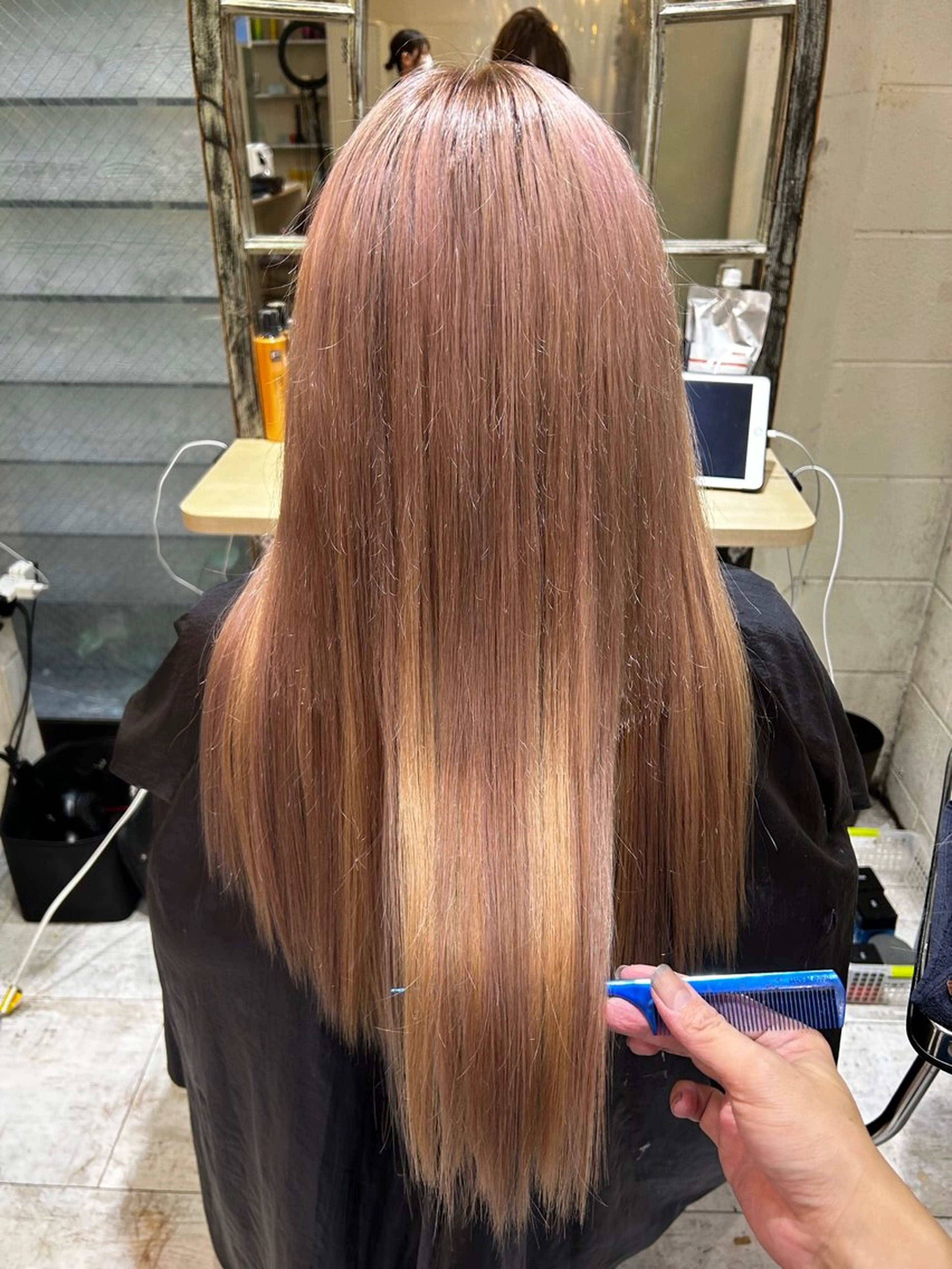 ロング カラー 佐伯 りょうのヘアスタイル