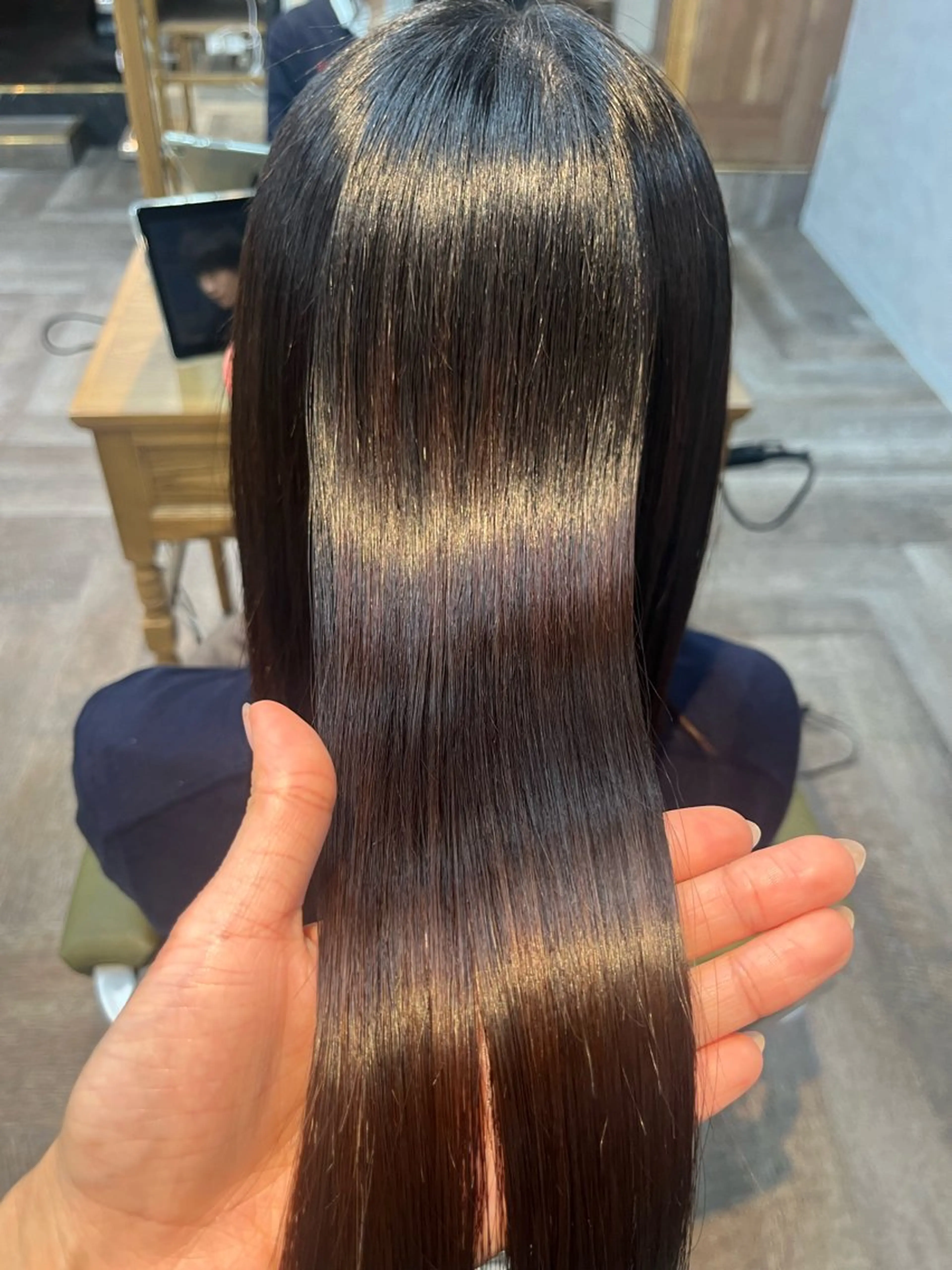 ロング 縮毛矯正 トリートメント sweetroom辻堂所属・こと 🐰のヘアスタイル