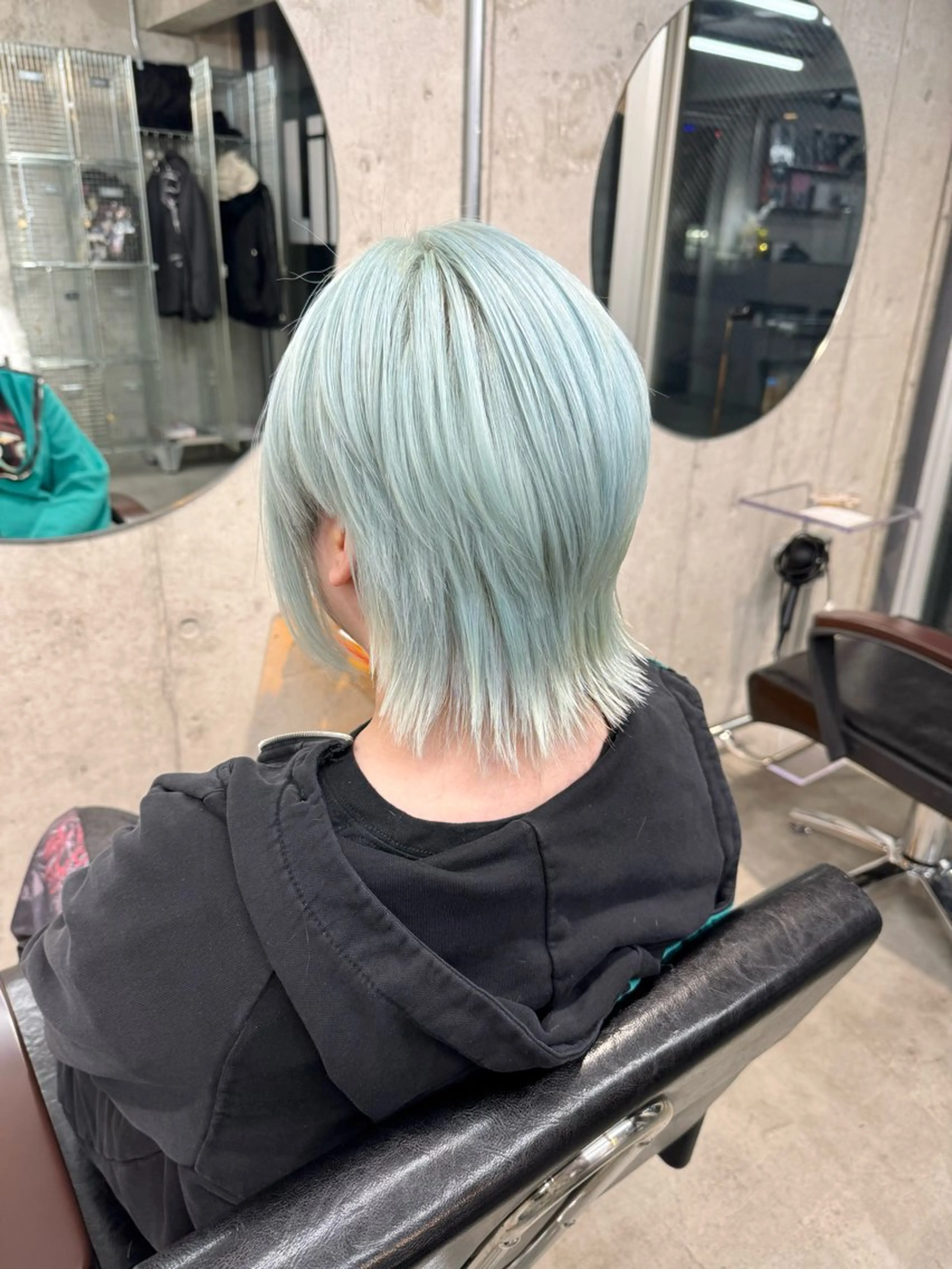 カラー 漆畑 莉奈のヘアスタイル