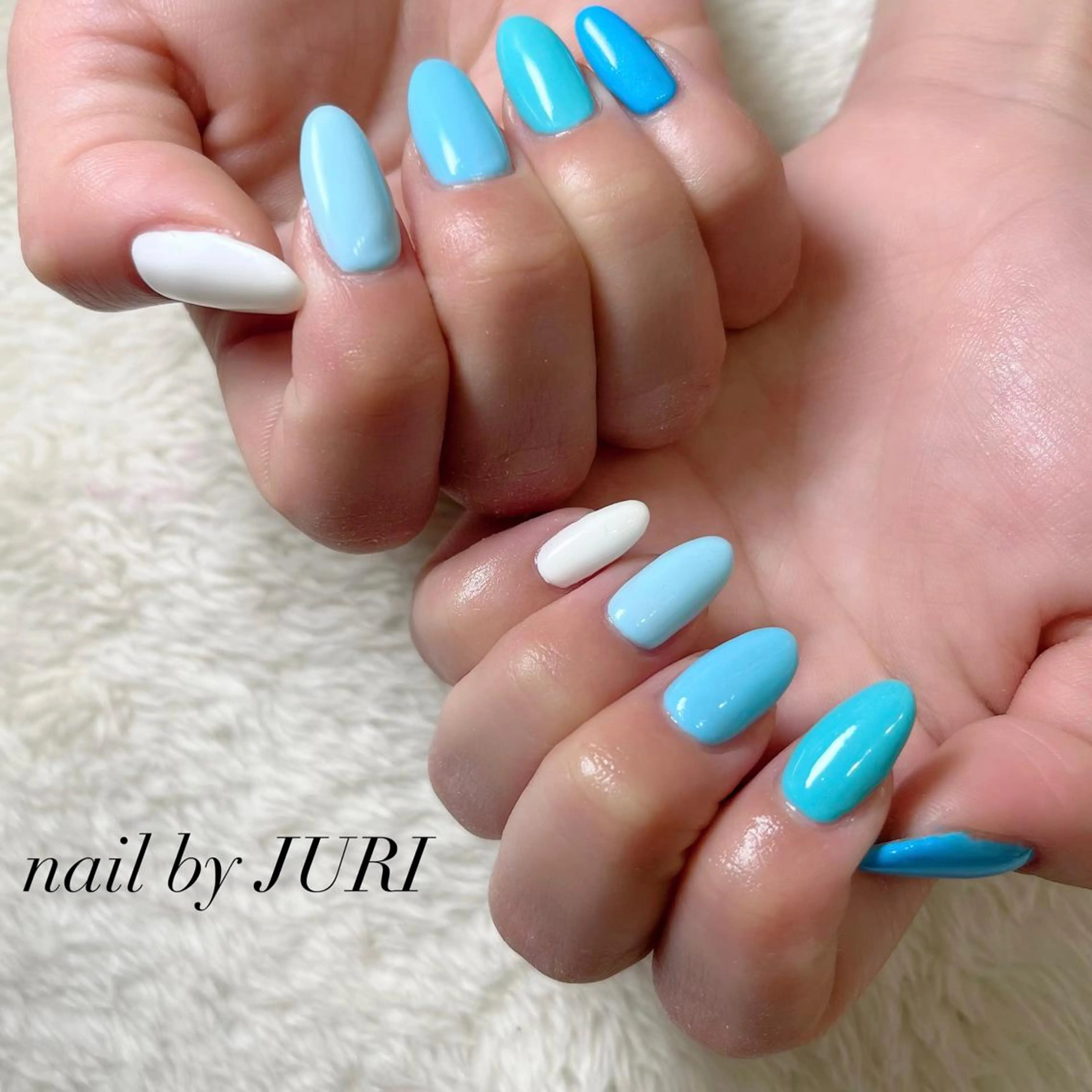 ネイル フットネイル フレンチネイル ジェルネイル ラメ(グリッター) ラメグラデーション NEO Beauty Salon所属・𝐍𝐄𝐎 𝐉𝐔𝐑𝐈のネイルデザイン