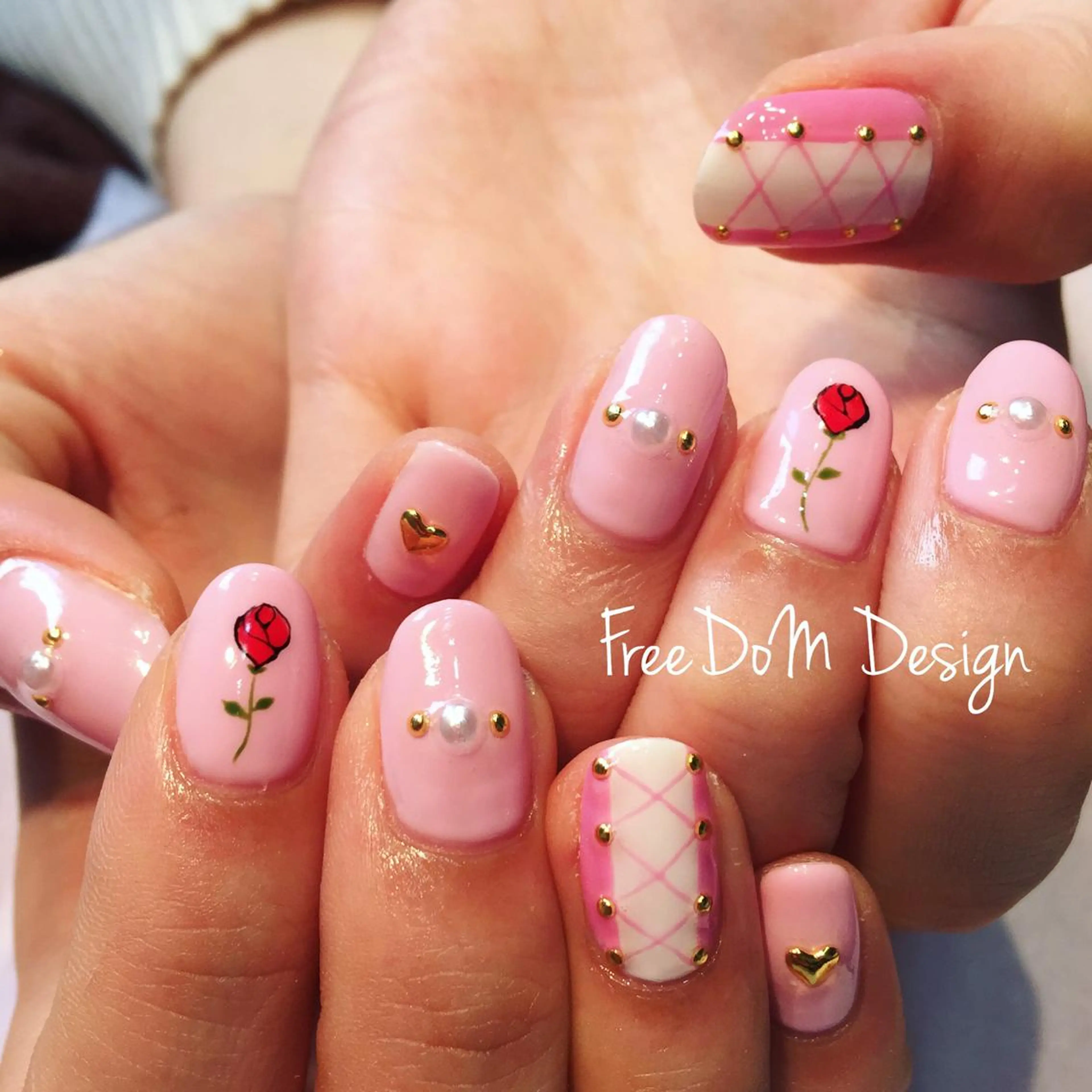 ネイル アートネイル ＦreeDoＭ   Design所属・W KUMIのネイルデザイン