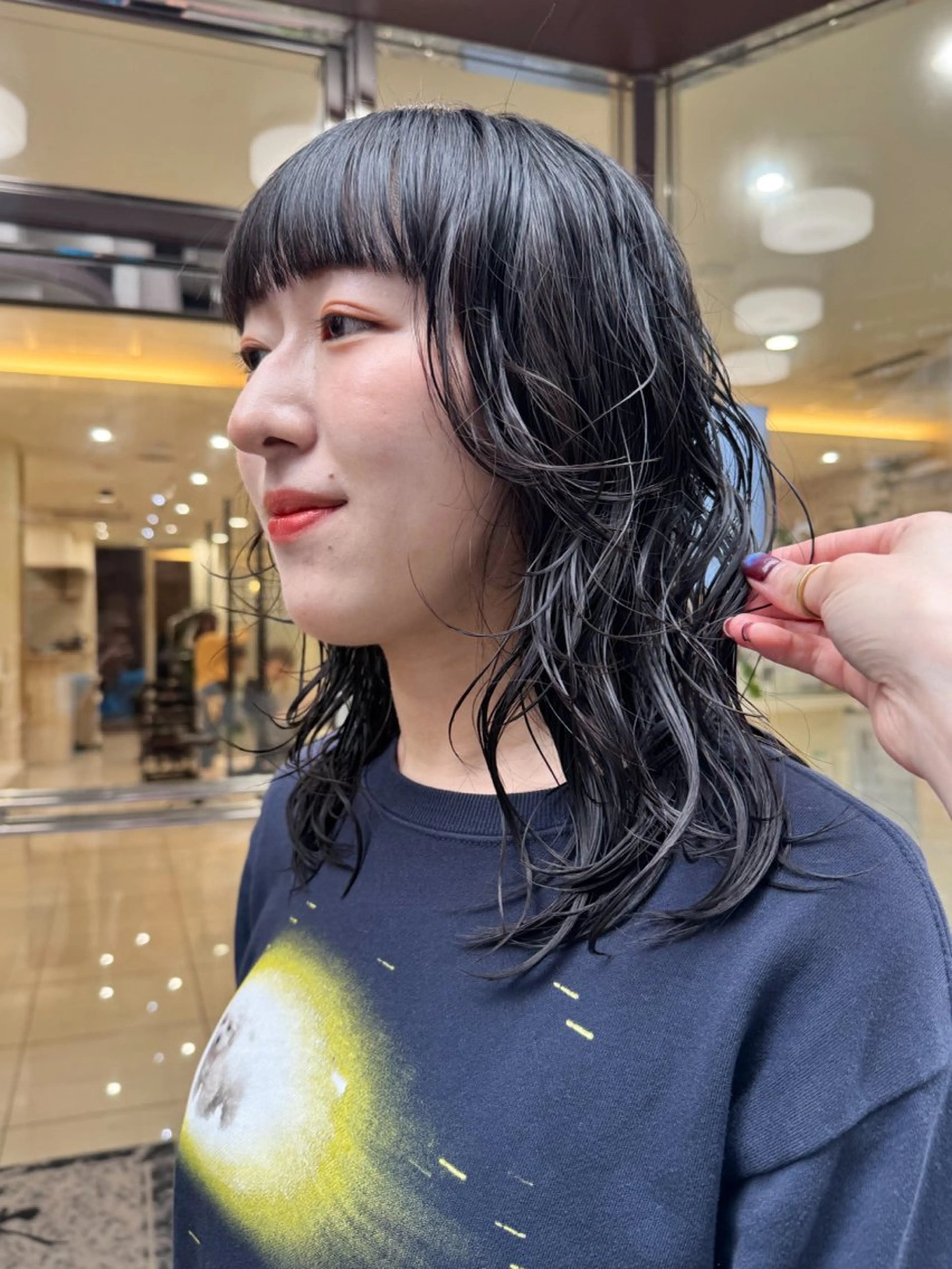 ミディアム パーマ ミディアムレイヤー ミディアムパーマ レイヤーカット Seeknext // Rukaのヘアスタイル