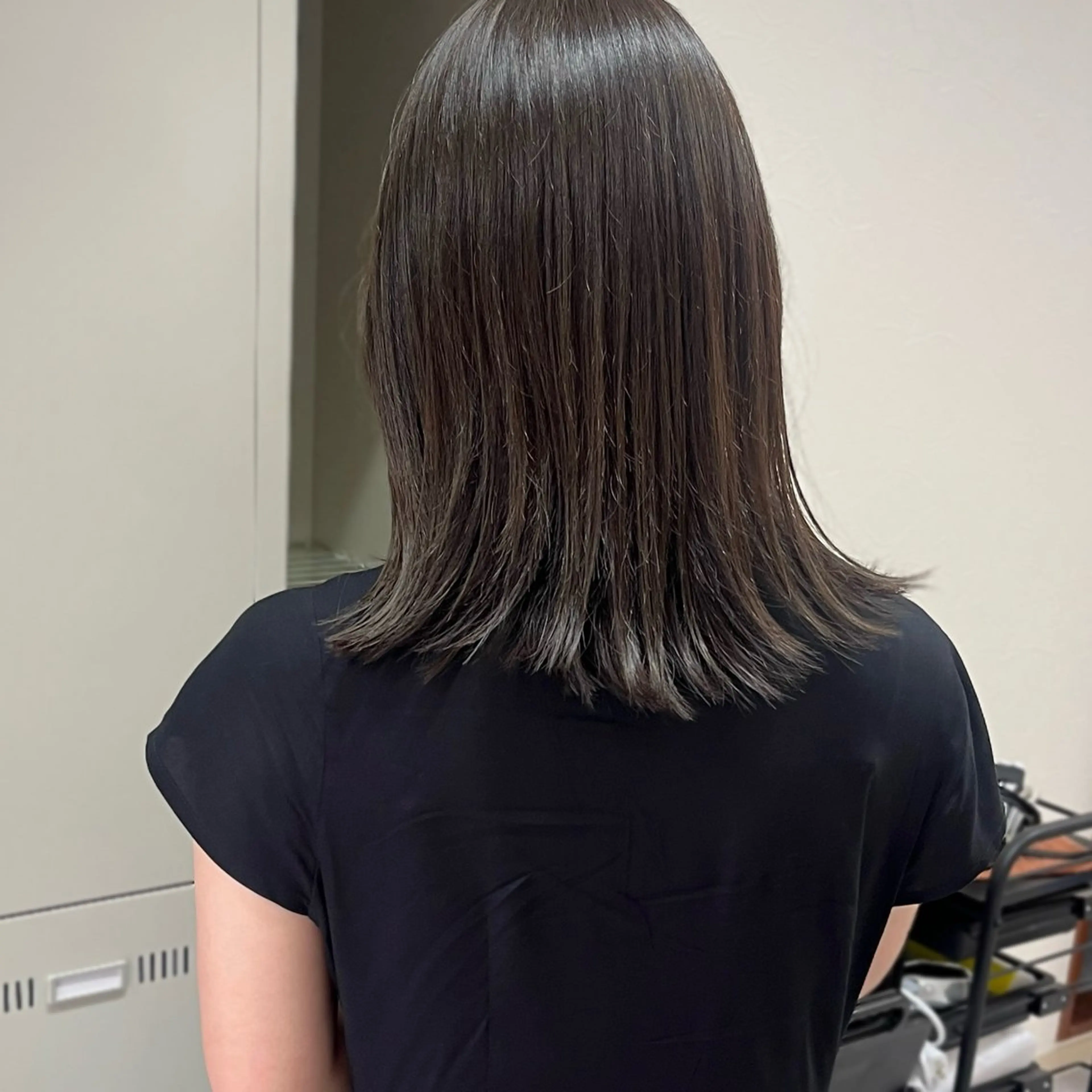 ミディアム カラー グレージュ オリーブグレージュ オリーブグレー カット ヘアカラー トリートメント ボブ/透明感カラー /坂口恵梨子のヘアスタイル