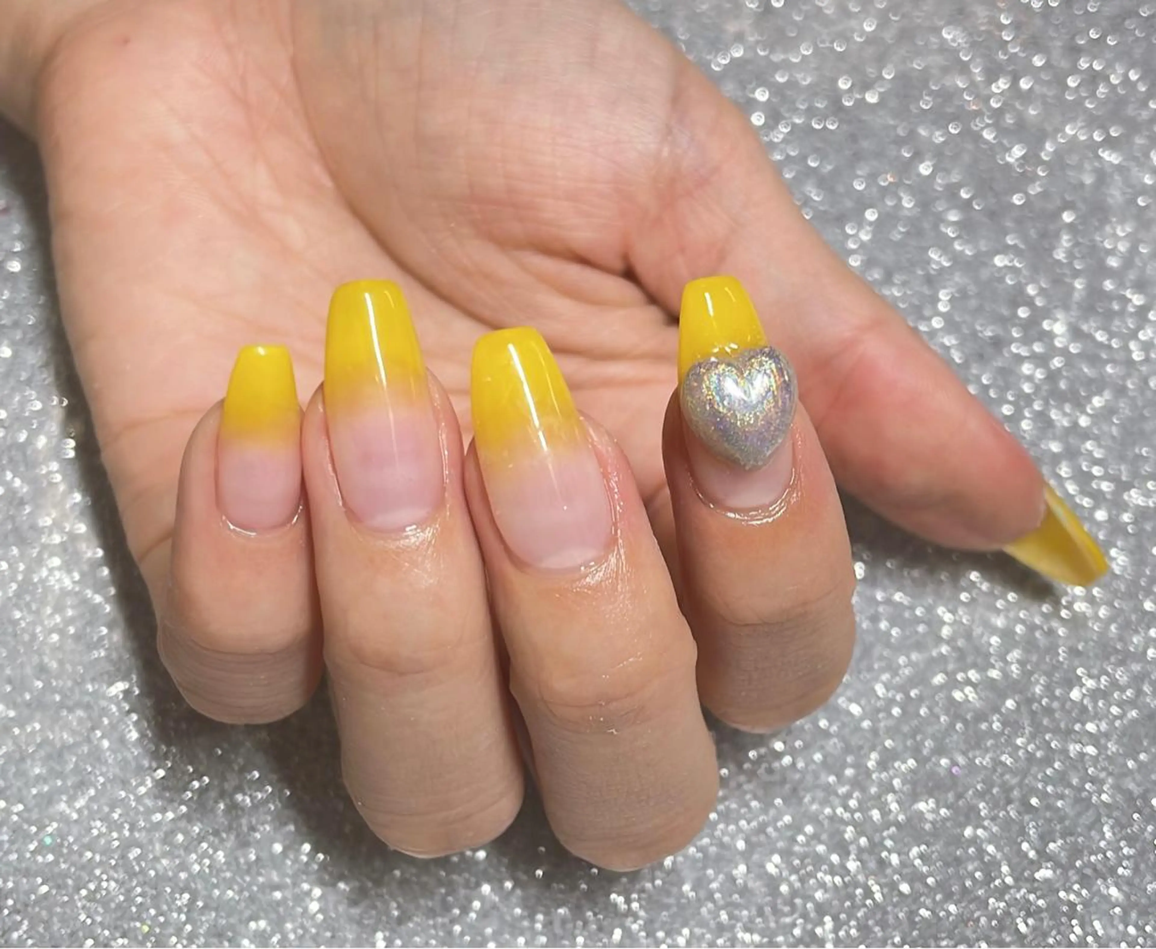 ネイル VIERU 🌈🎀💖のネイルデザイン