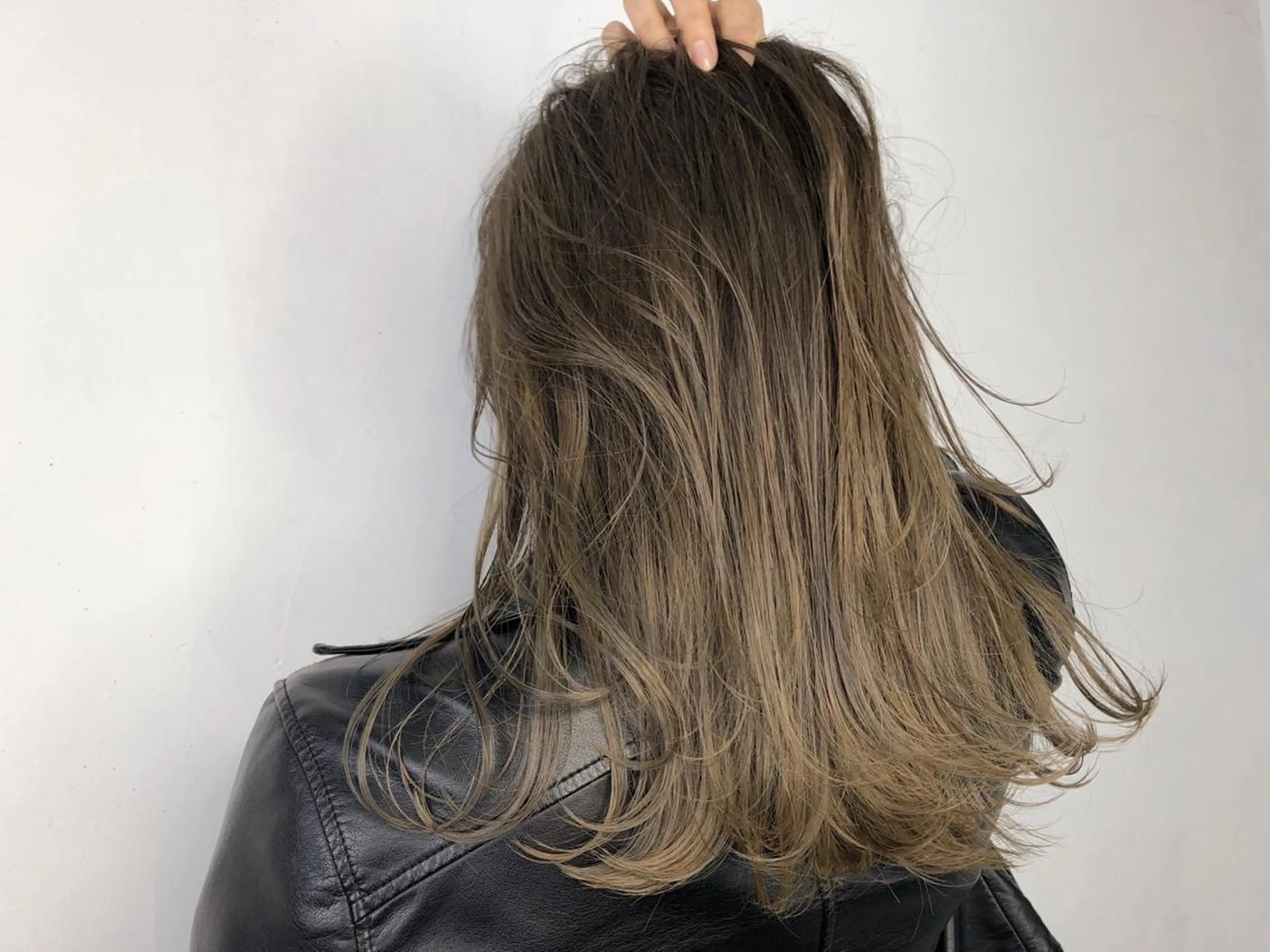 セミロング ヘアカラー トリートメント 関 京磨のヘアスタイル