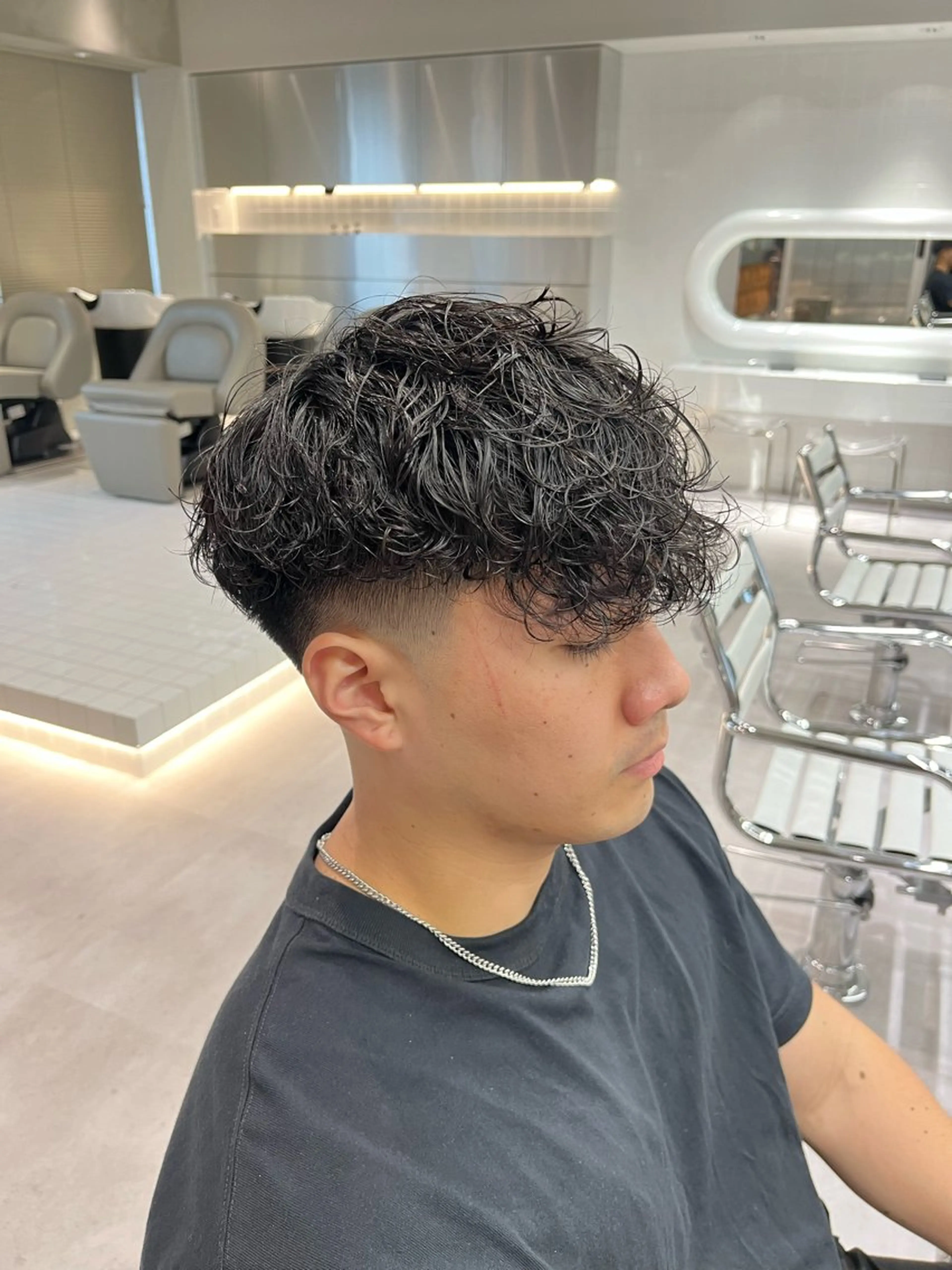 ショート パーマ メンズ ⚡メンズパーマフ ェードカットTomyのヘアスタイル