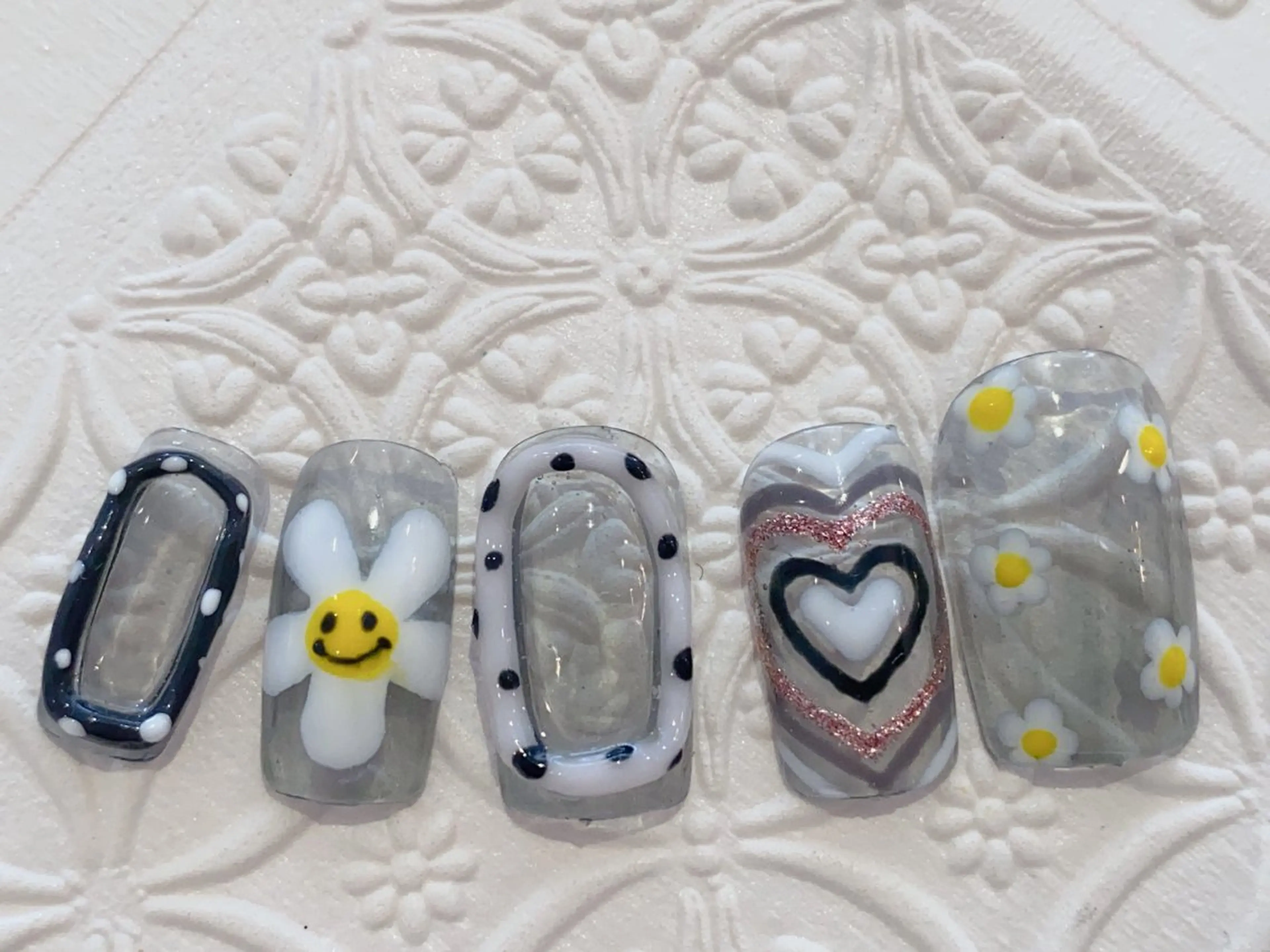 ネイル ネイル ティアラのネイルデザイン