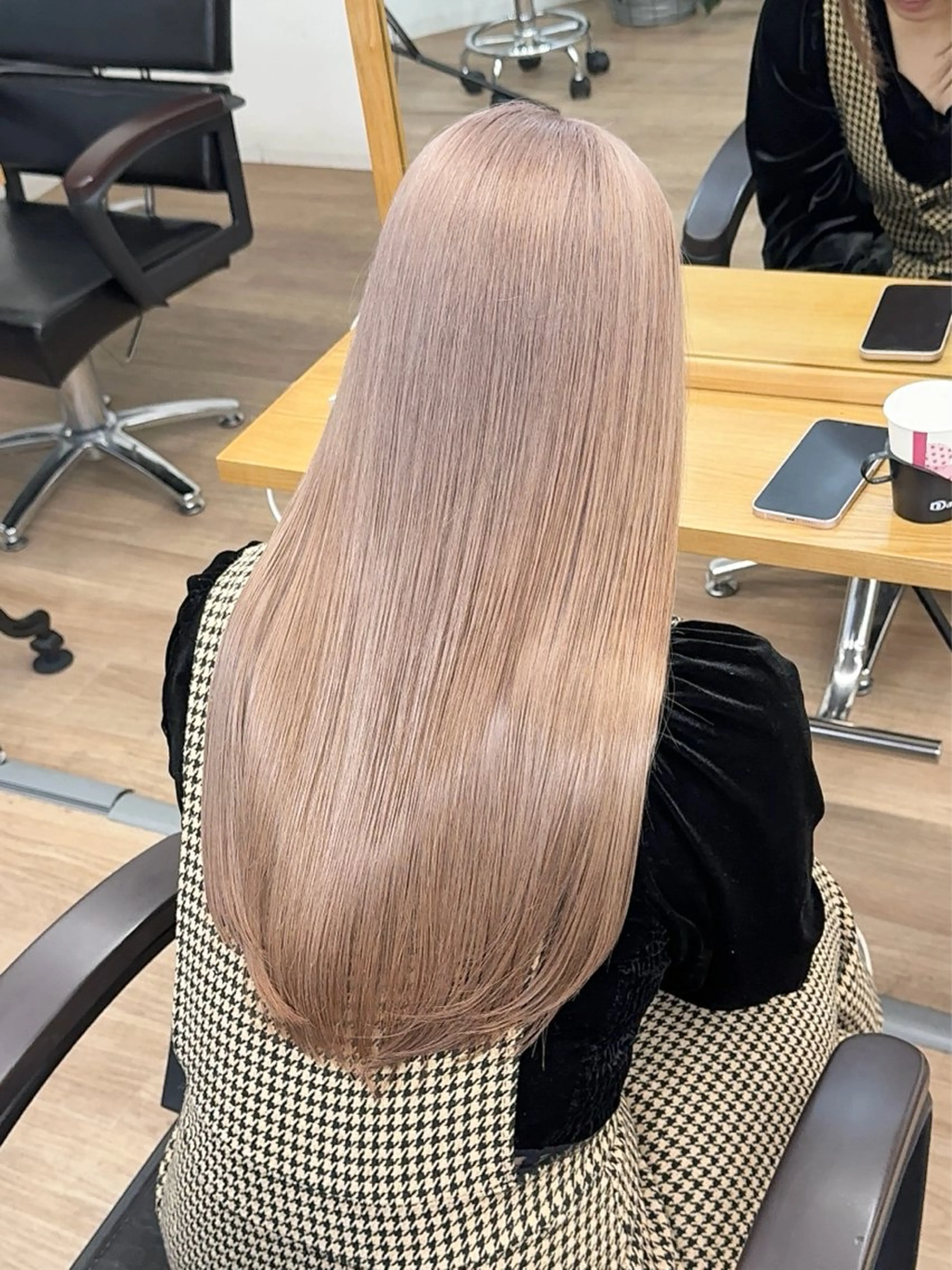 ロング カラー アッシュ ベージュカラー ブリーチ ブロンド ブラウンカラー カット ヘアカラー トリートメント ブリーチ　ハイトーン 特化🌈フジタハルキのヘアスタイル