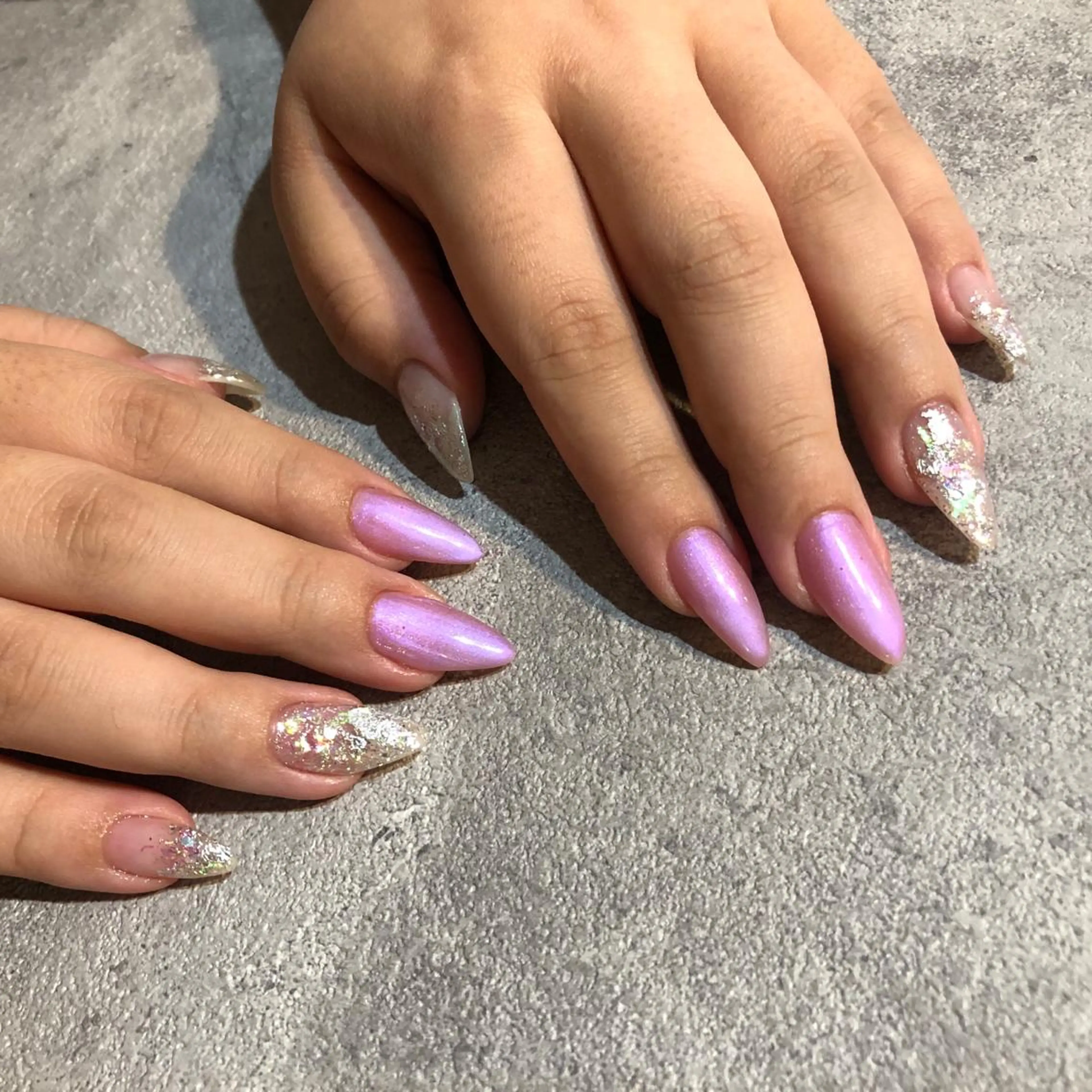 ネイル アートネイル キラキラネイル _white 上本町店のネイルデザイン